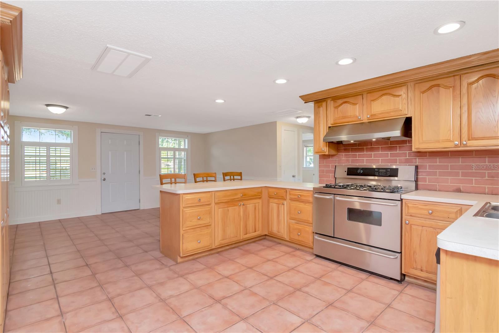 7124 CYPRESS KNOLL DR