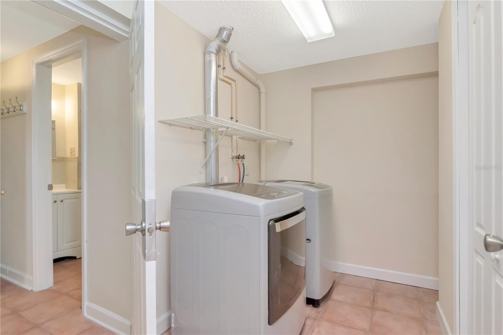 7124 CYPRESS KNOLL DR