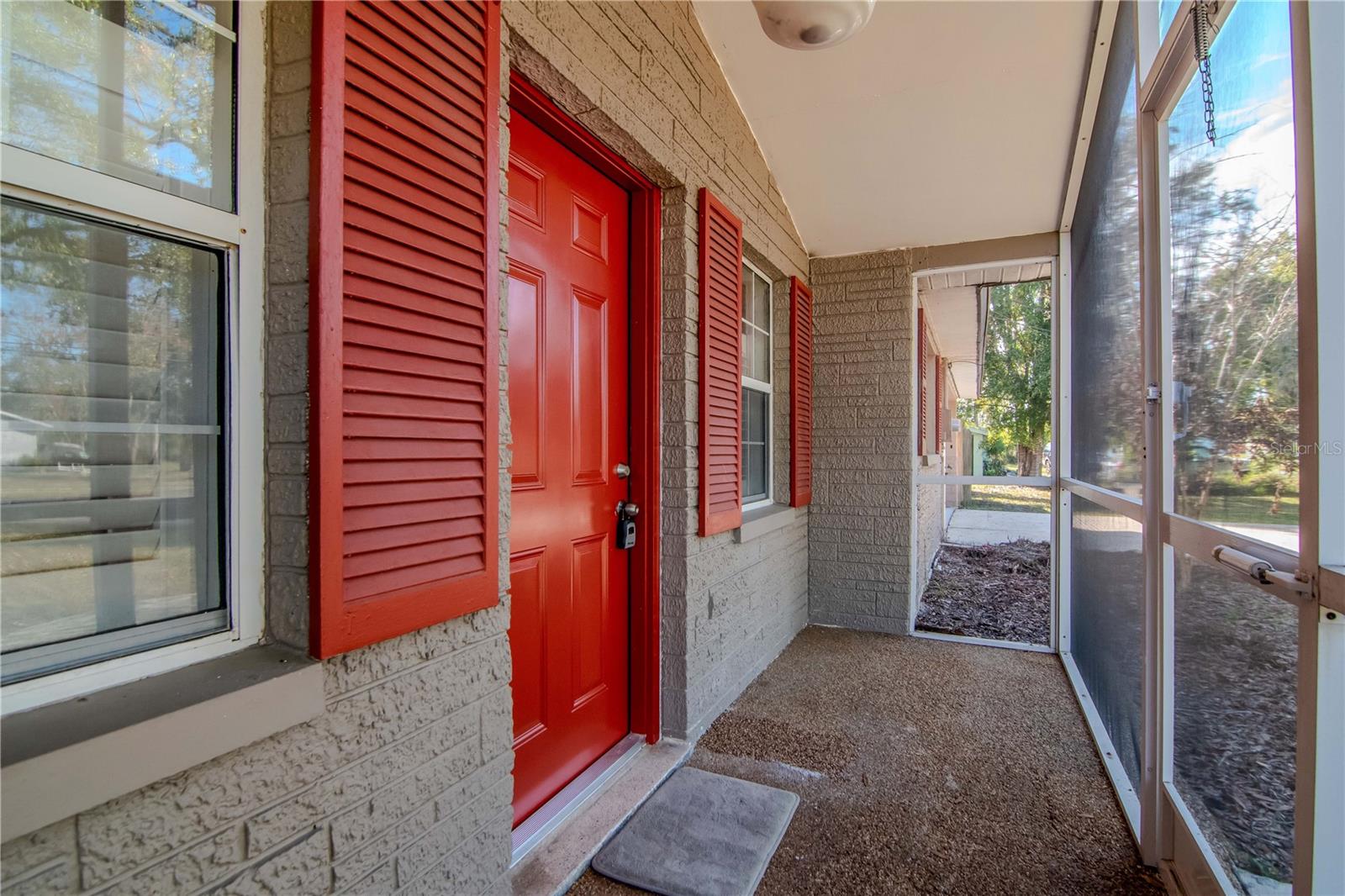 7124 CYPRESS KNOLL DR