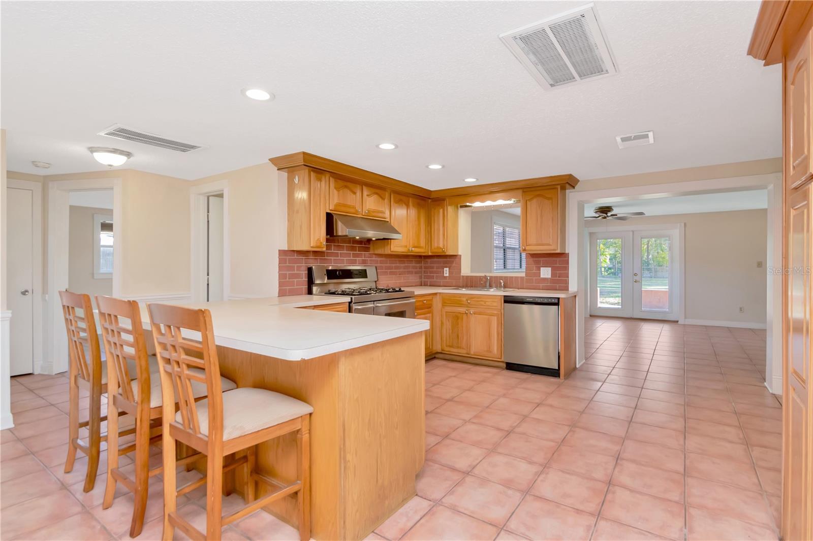 7124 CYPRESS KNOLL DR