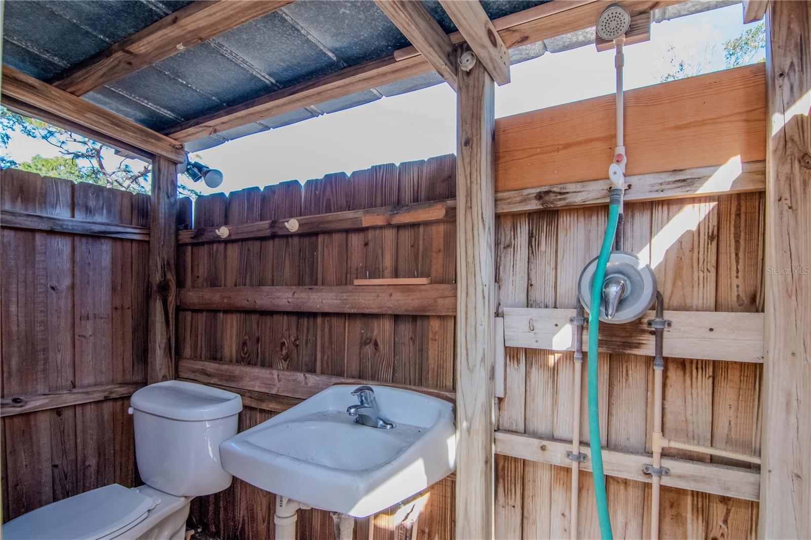 7124 CYPRESS KNOLL DR