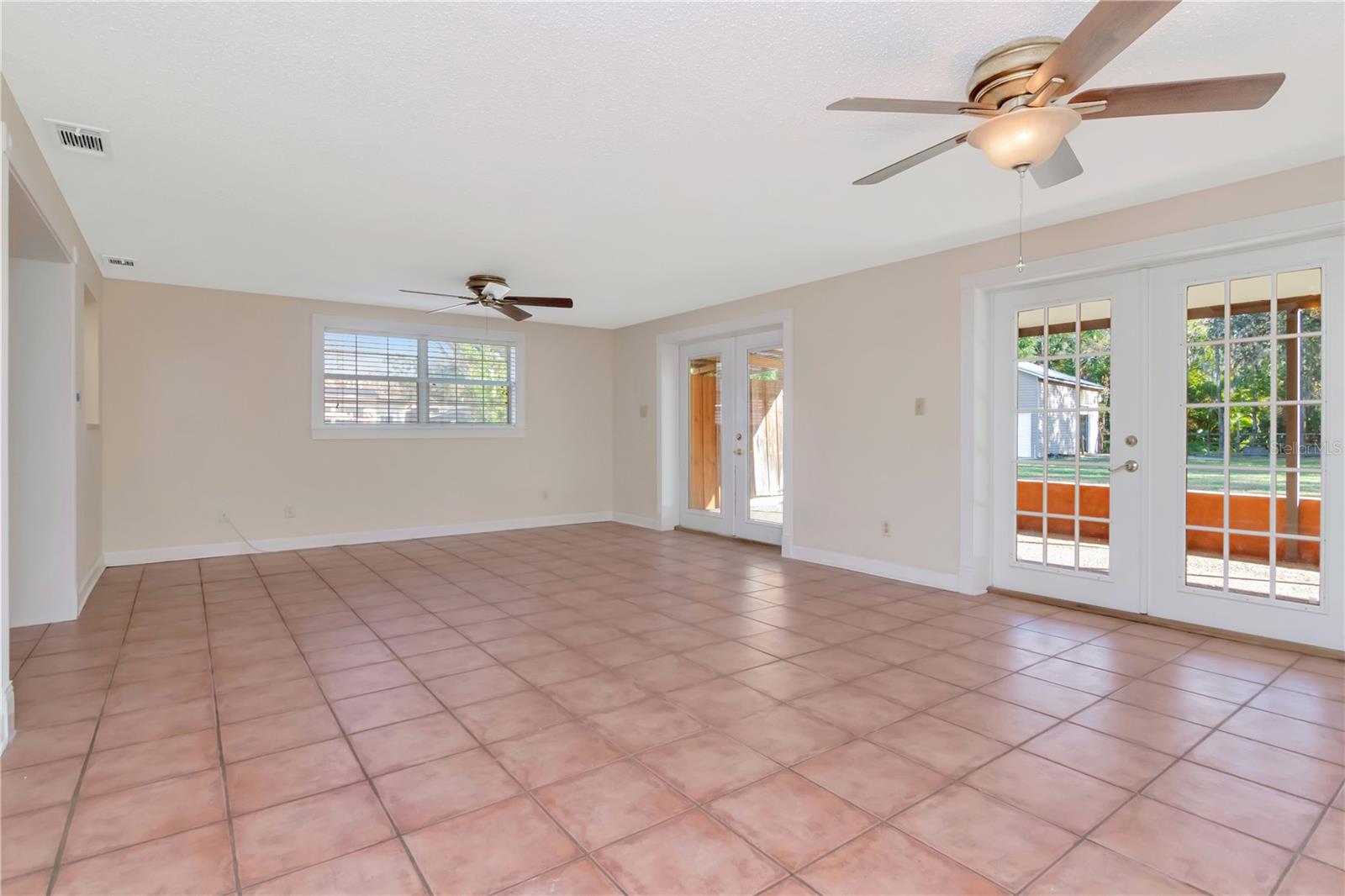 7124 CYPRESS KNOLL DR