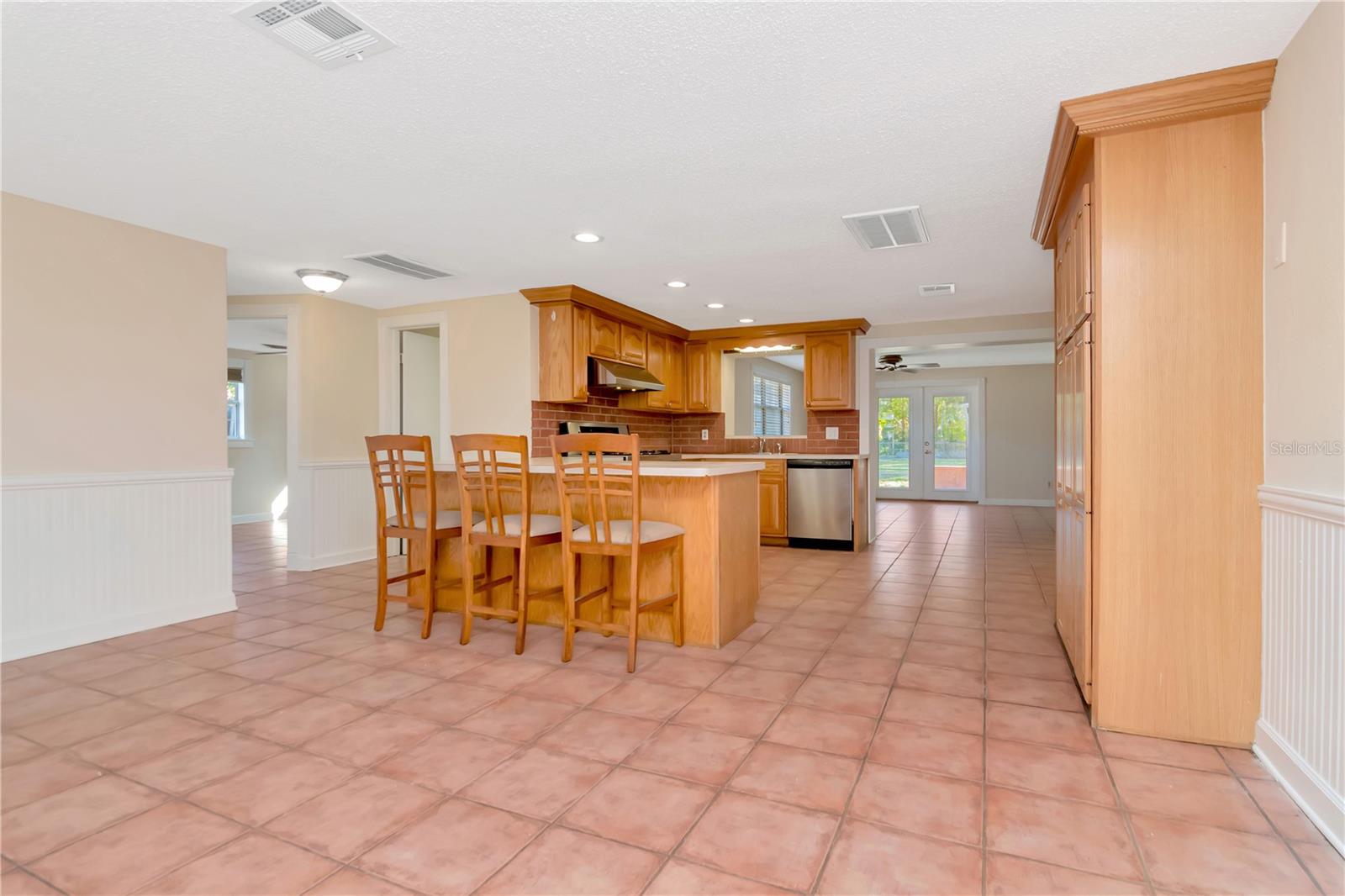 7124 CYPRESS KNOLL DR