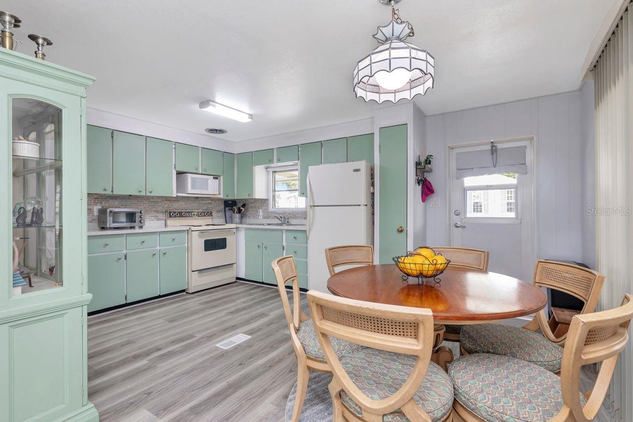 9900 ULMERTON RD #226