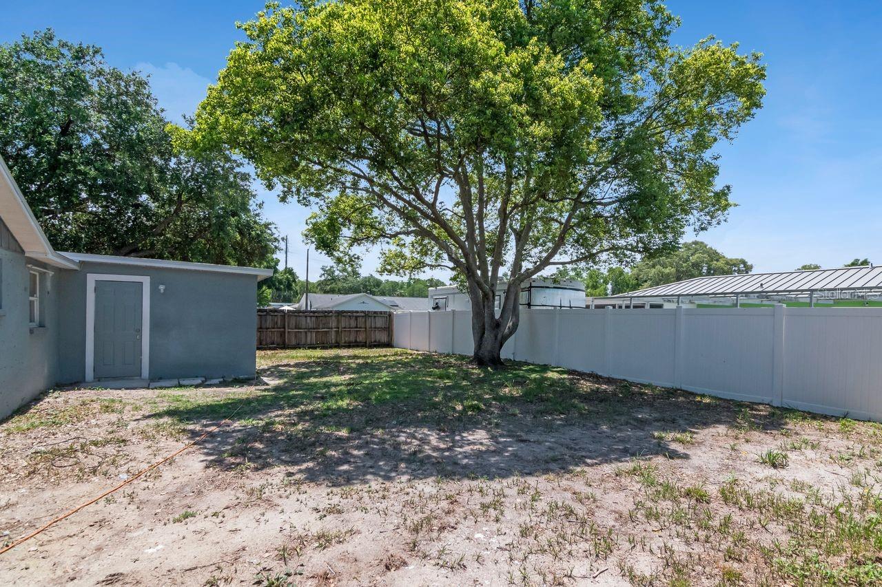 7908 RUSTY OAK DR
