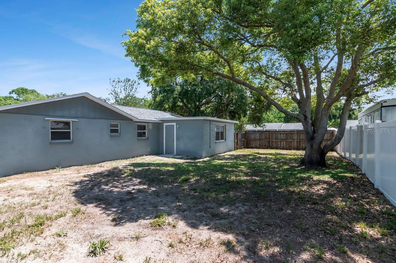 7908 RUSTY OAK DR