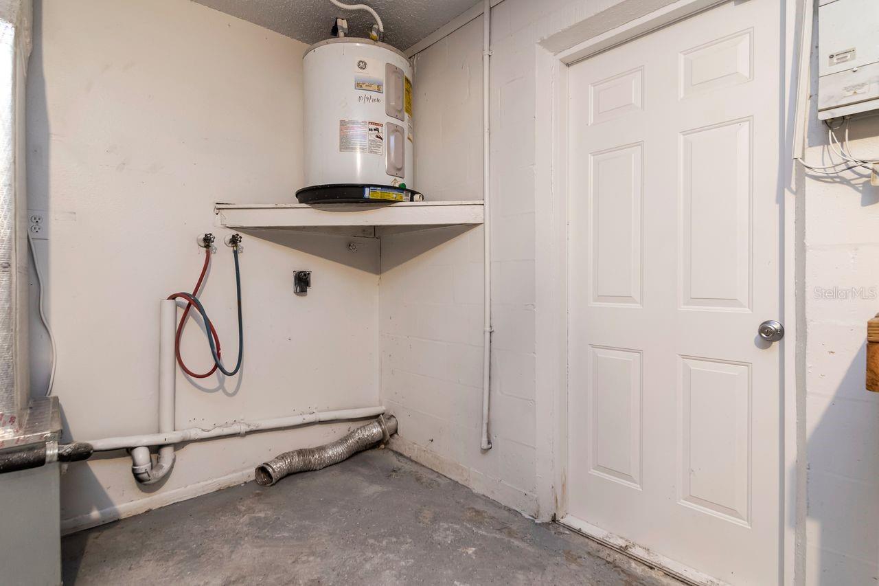 7908 RUSTY OAK DR