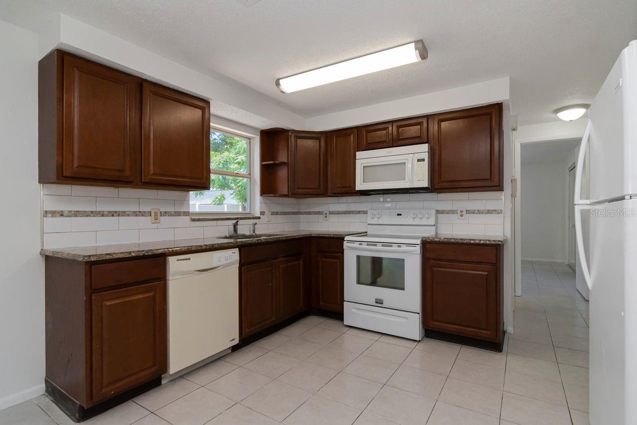 7908 RUSTY OAK DR
