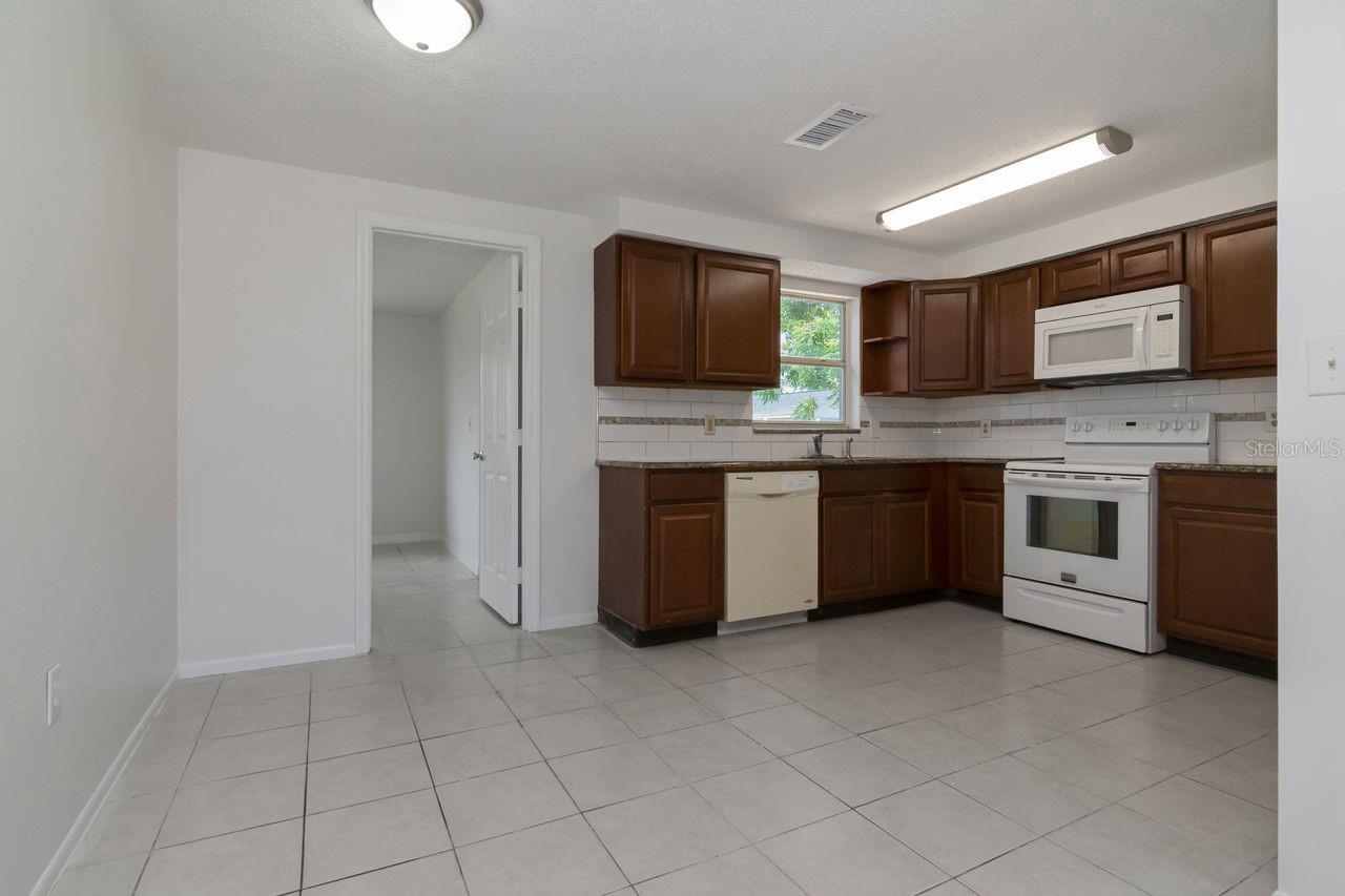 7908 RUSTY OAK DR
