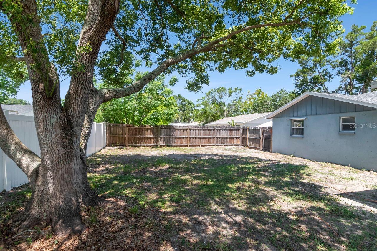 7908 RUSTY OAK DR
