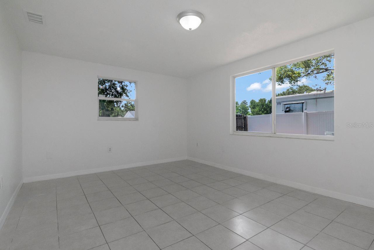 7908 RUSTY OAK DR