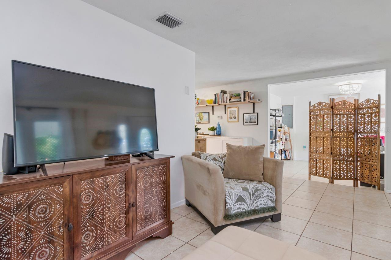 11005 HARDING DR