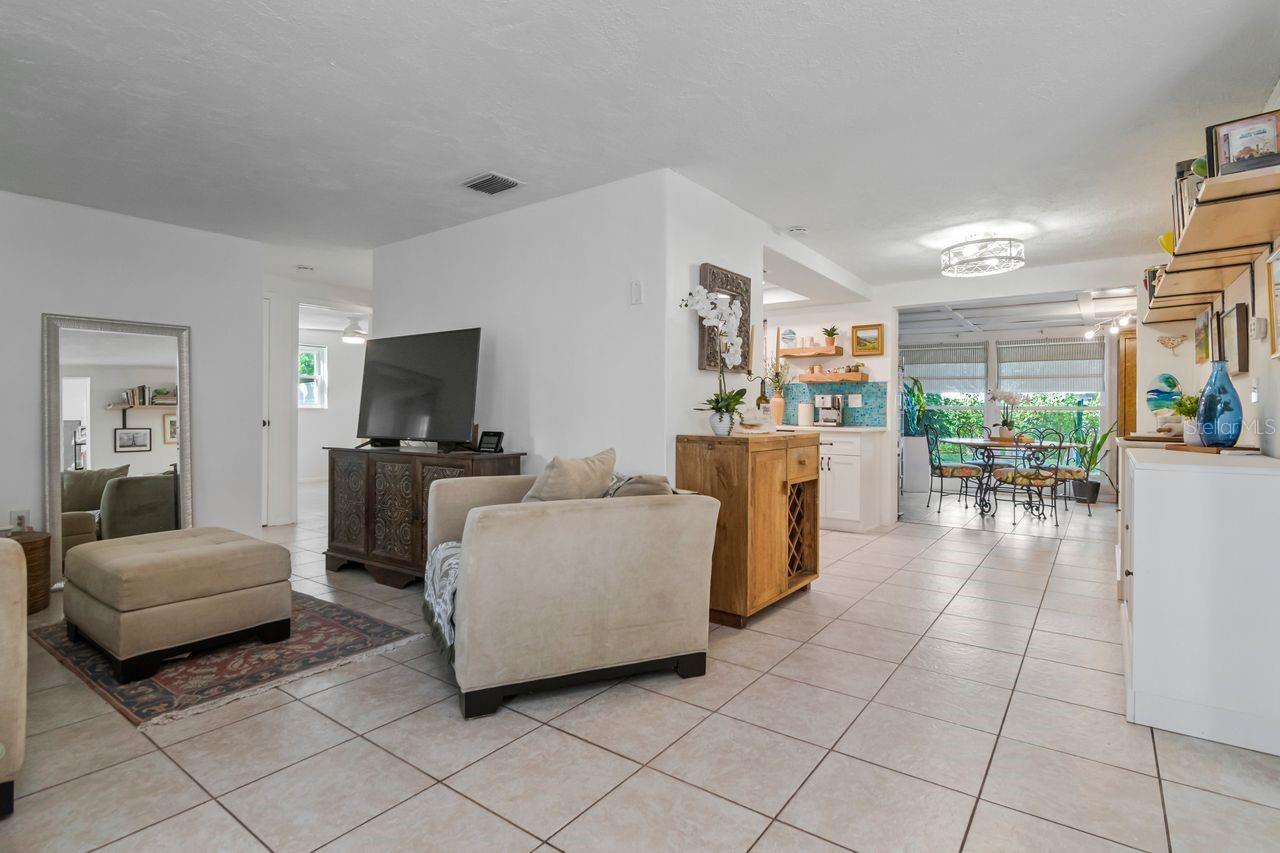 11005 HARDING DR