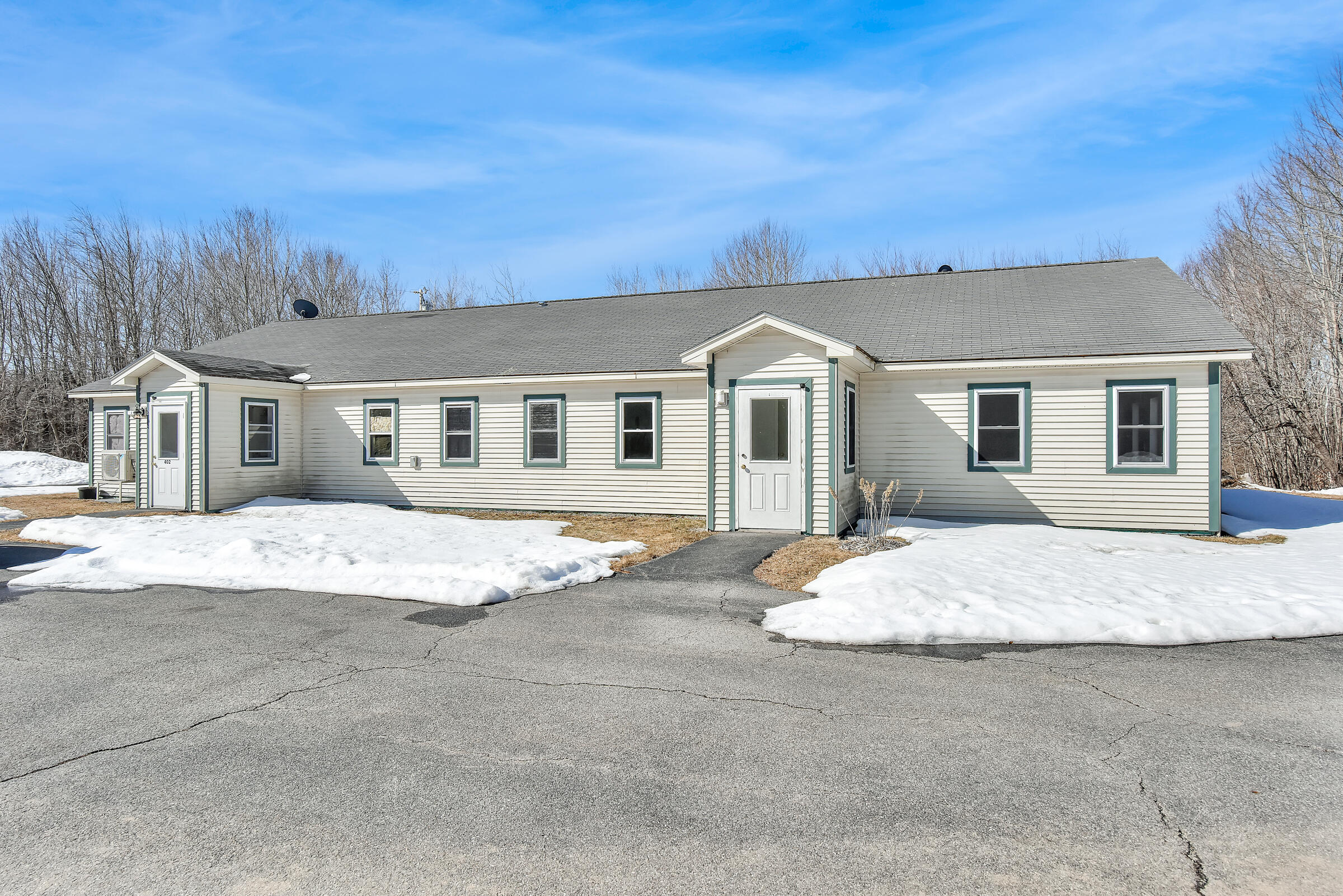 402/404 Moosehead Trail Highway