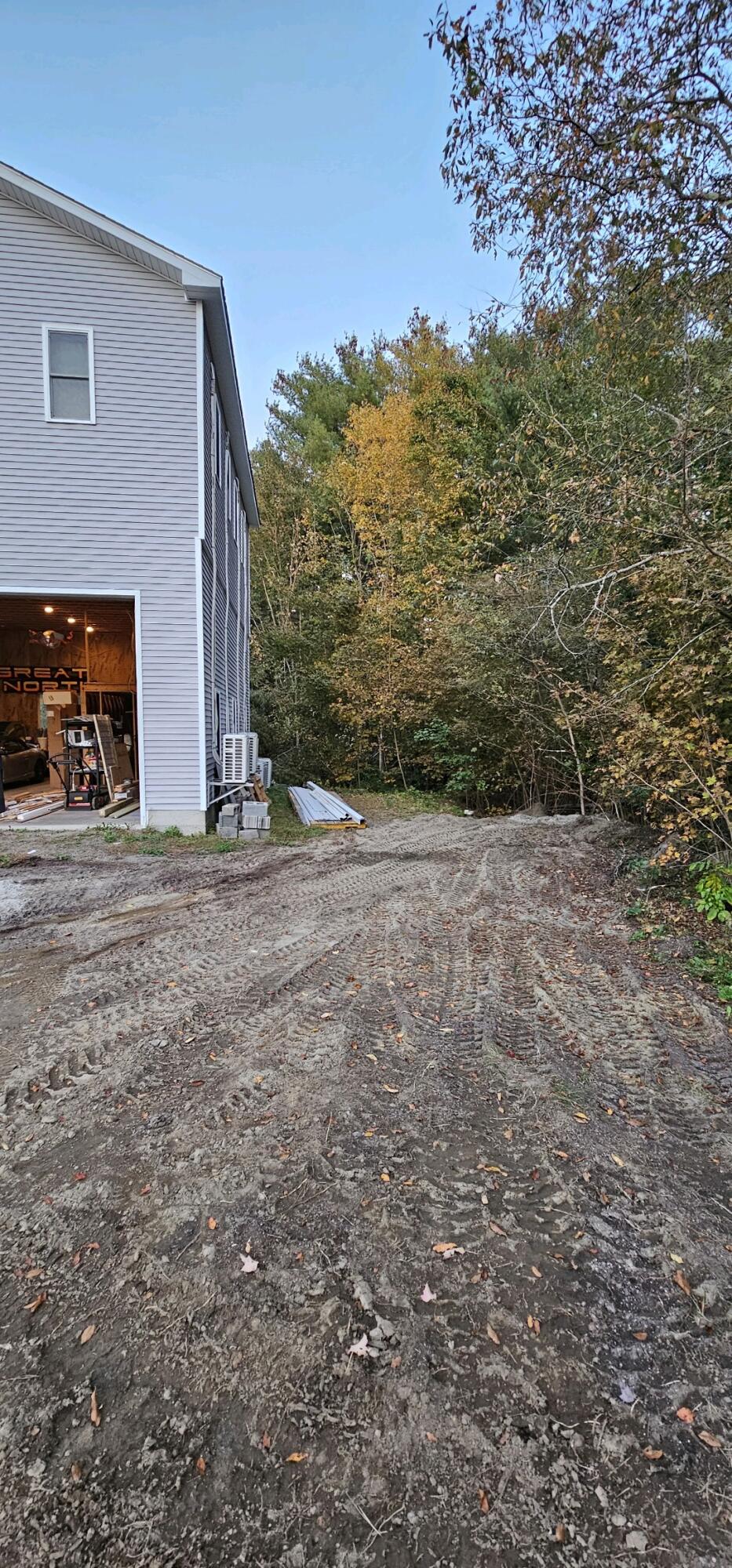 2588 Bennoch Road