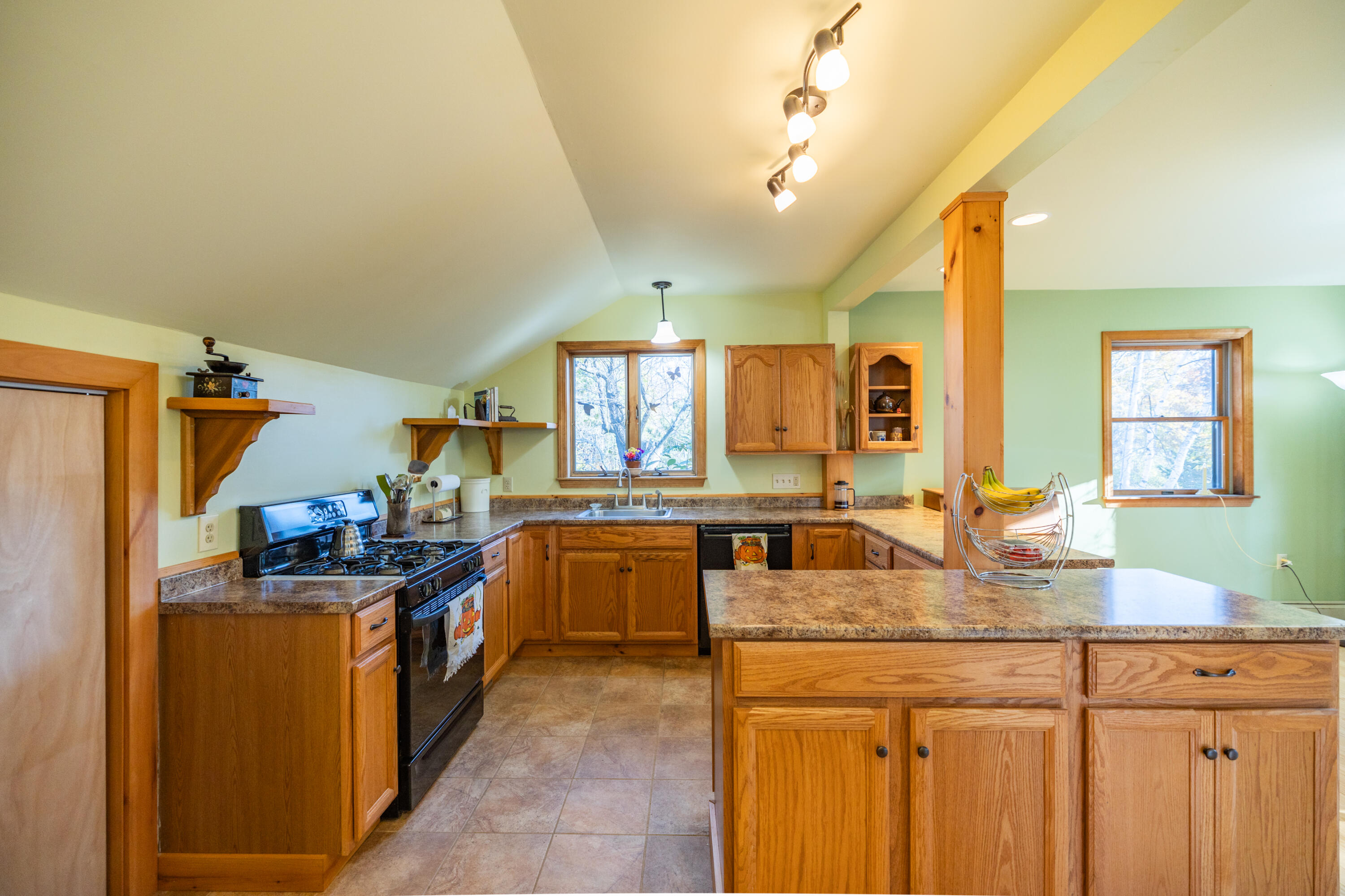 417 Quaker Ridge Road