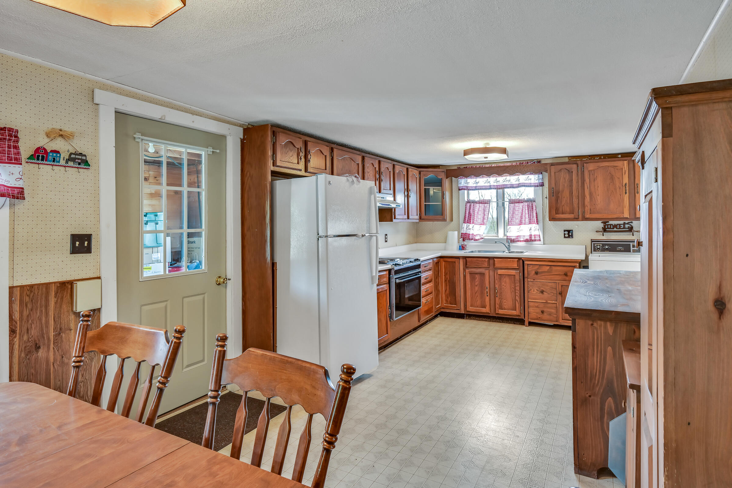 485 Peltoma Avenue