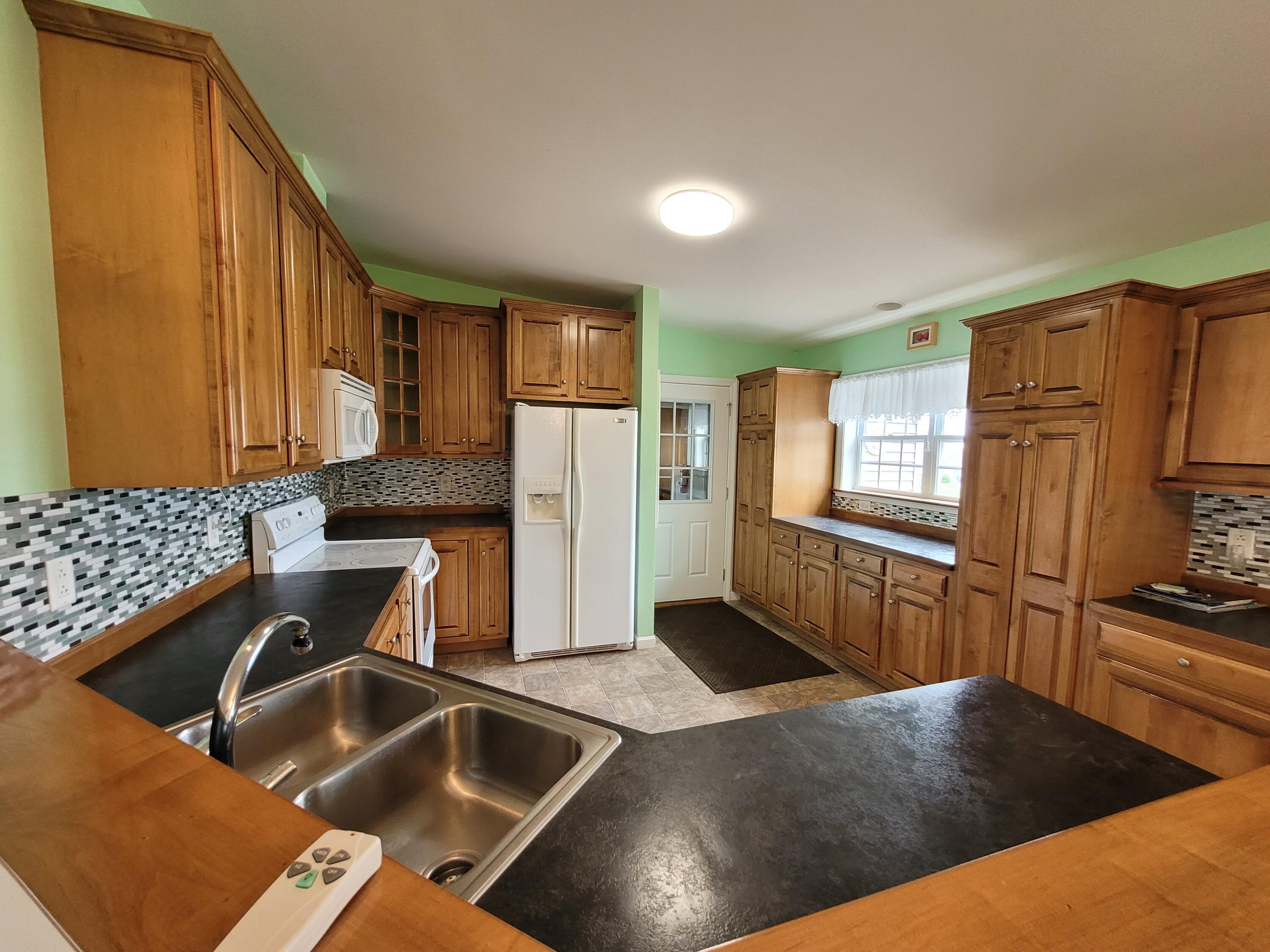 4 Fieldstone Drive