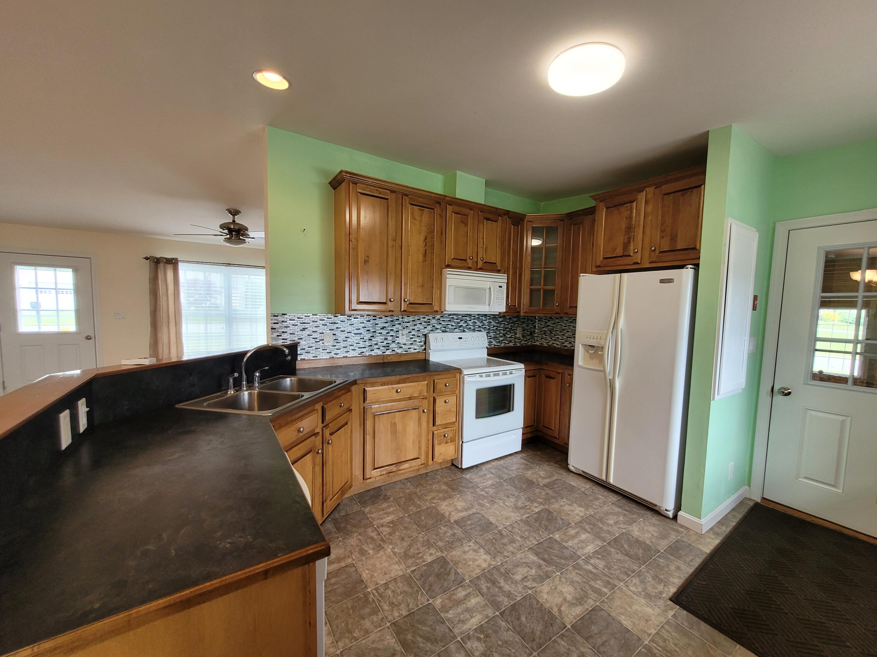 4 Fieldstone Drive