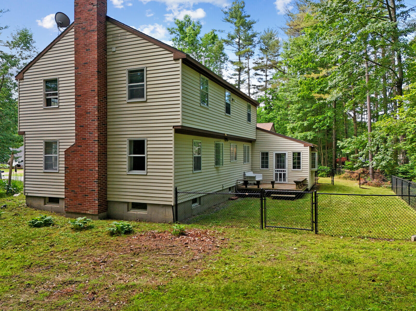 1 Pinehurst Avenue