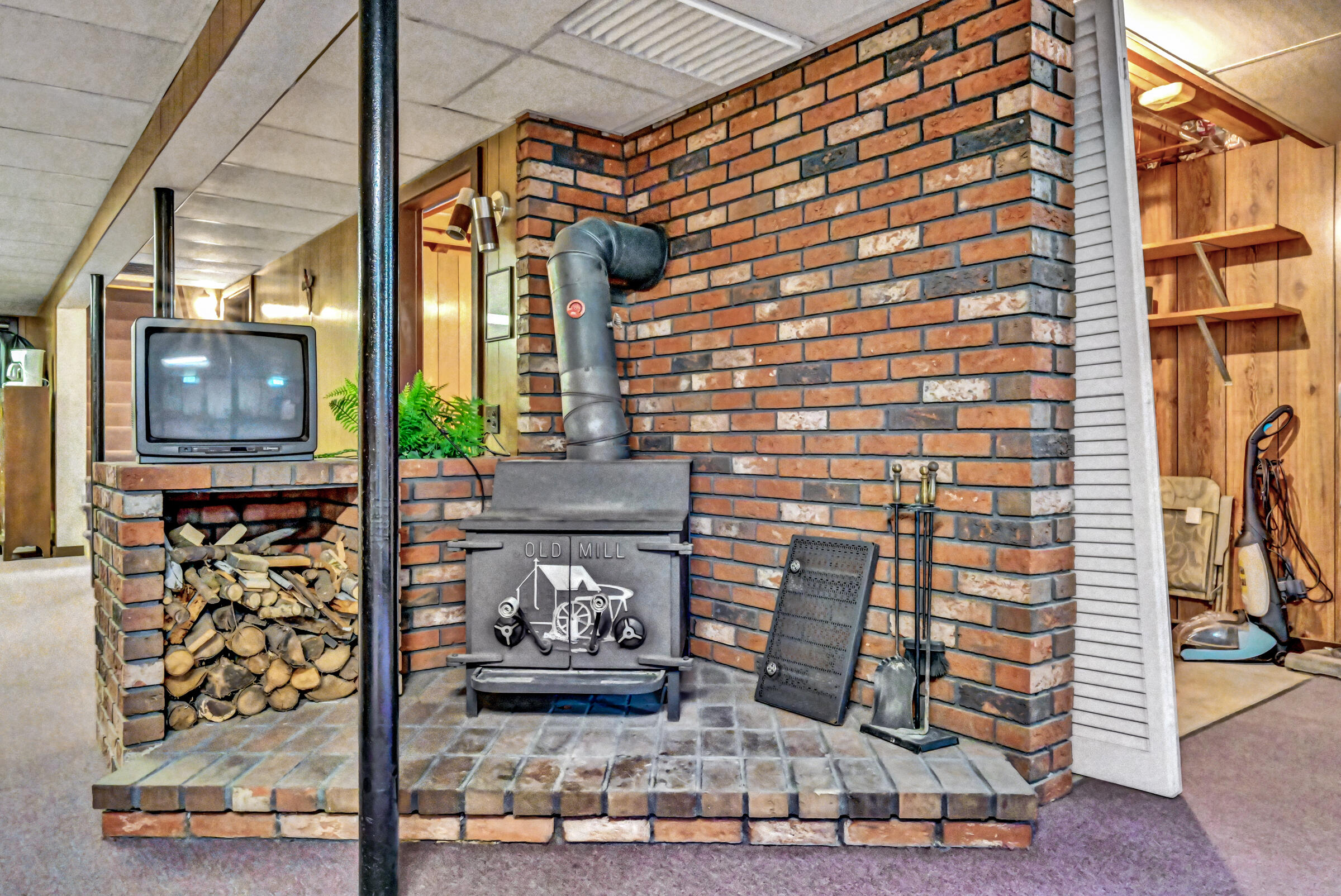 37 Smiley Avenue