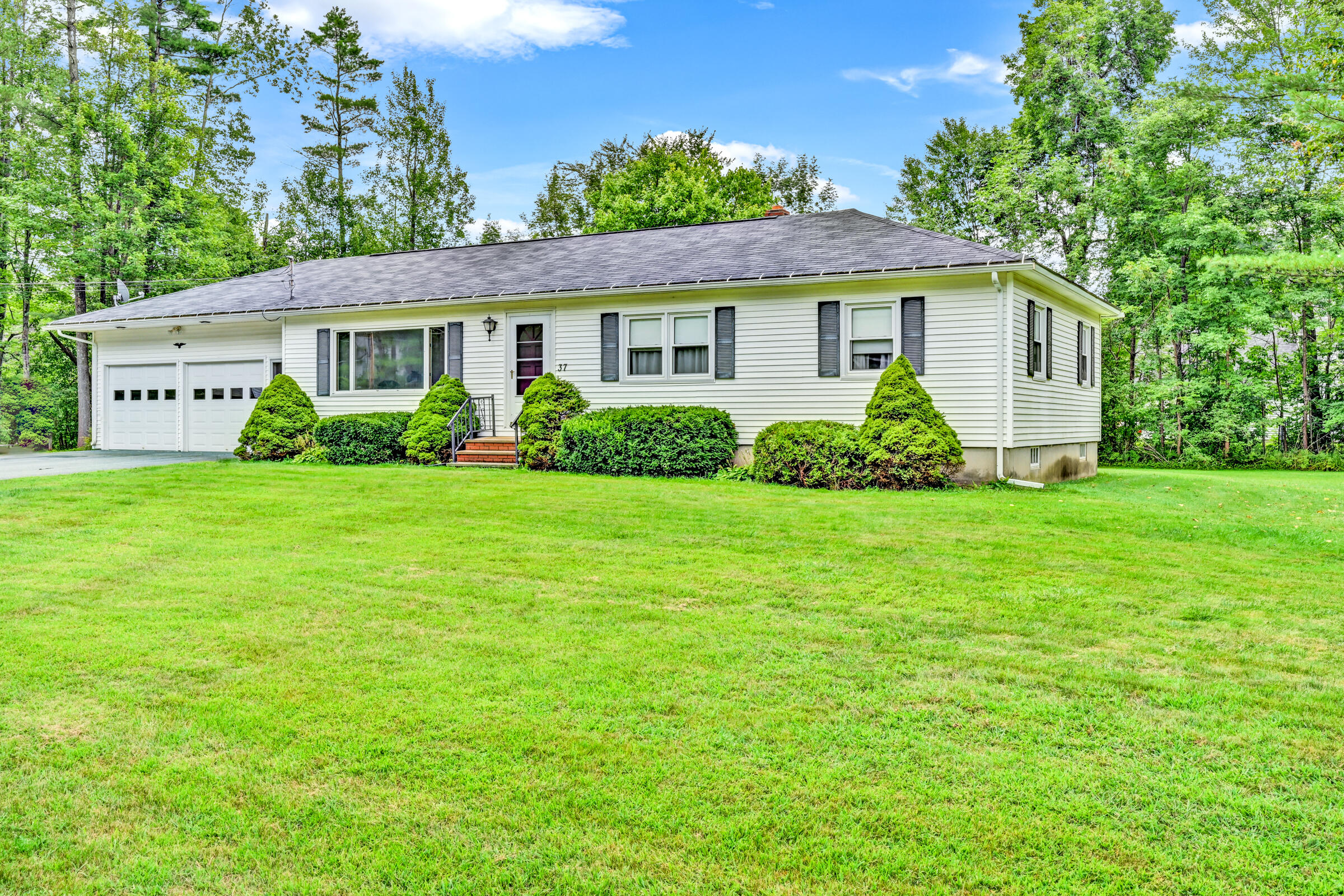37 Smiley Avenue
