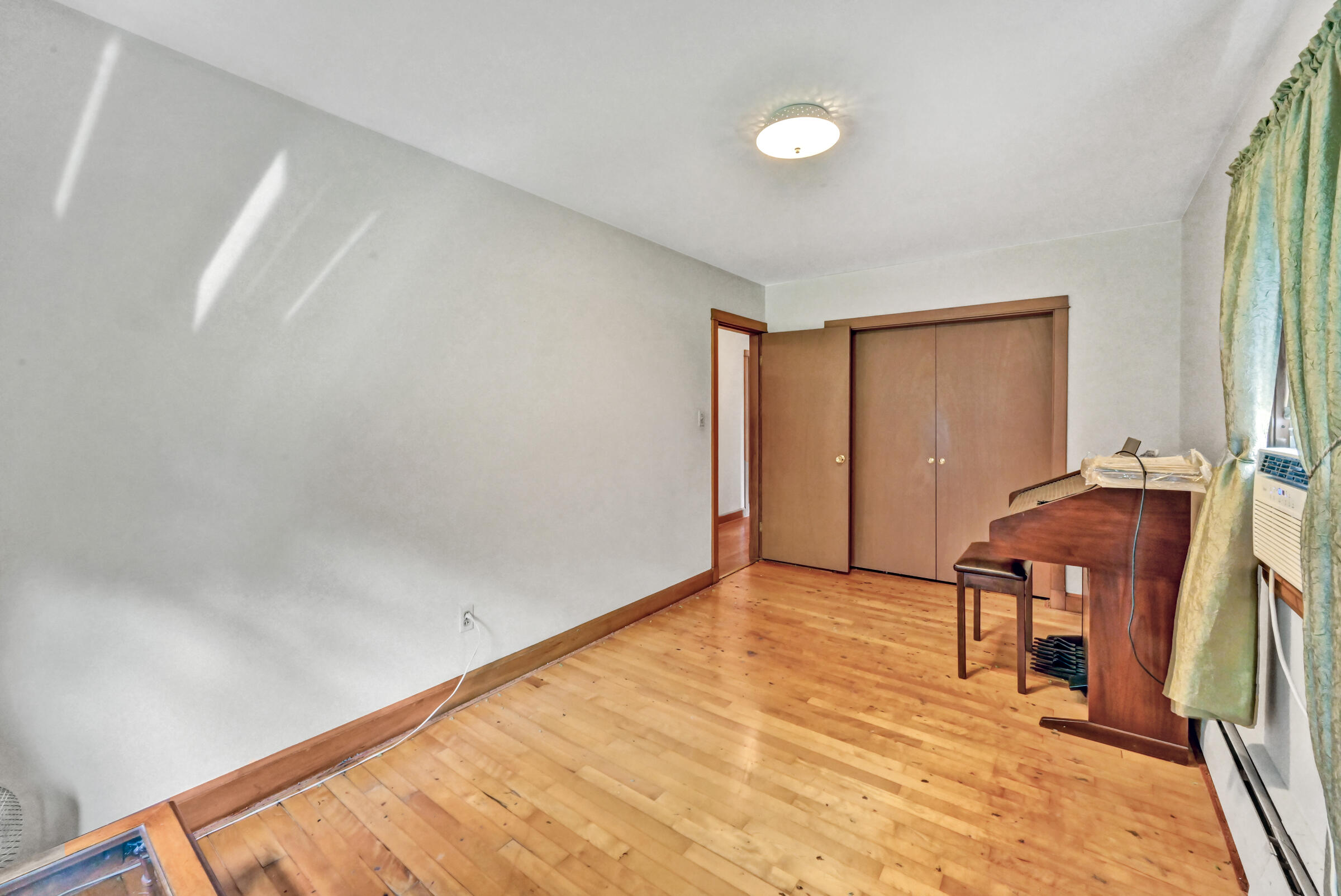 37 Smiley Avenue