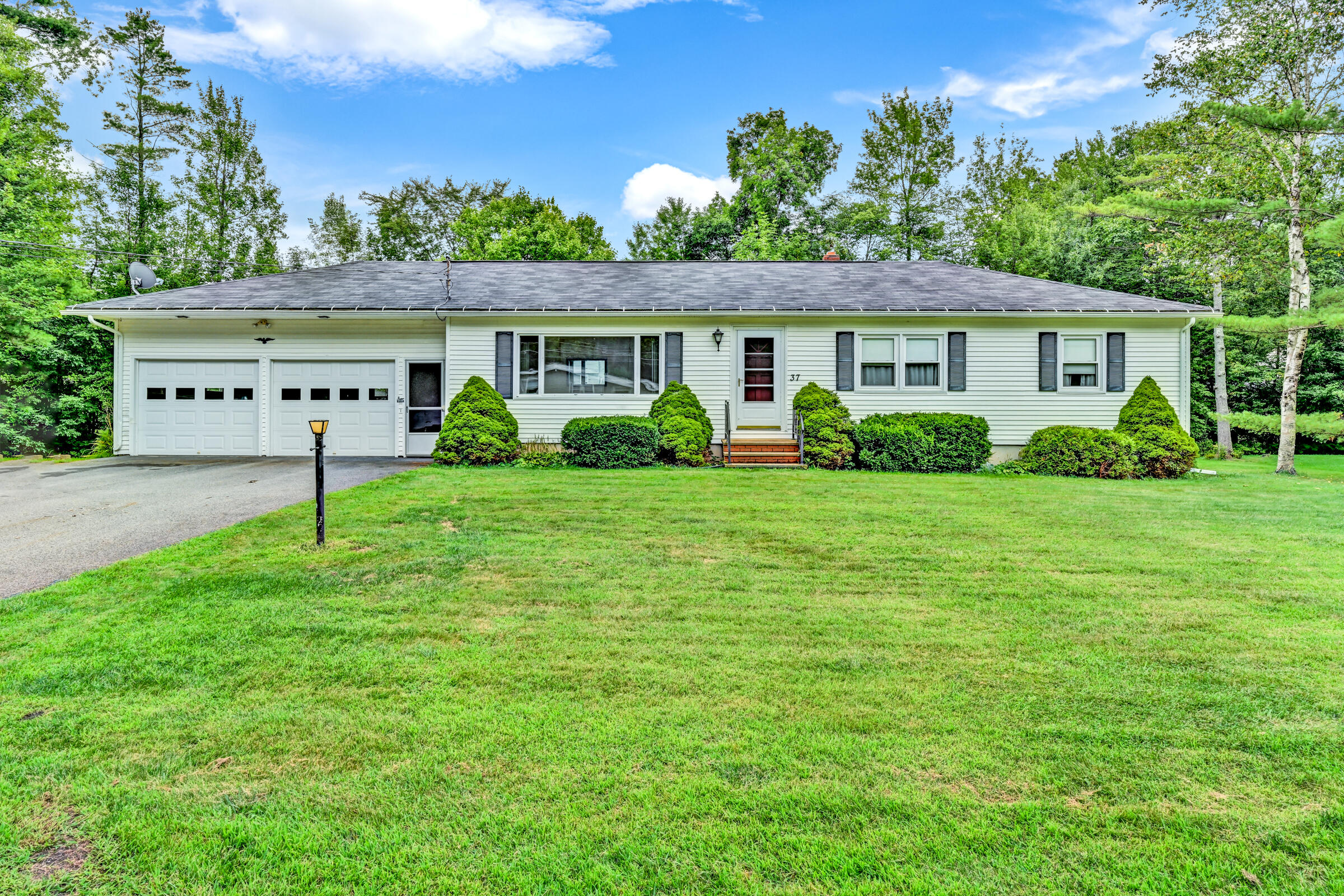 37 Smiley Avenue
