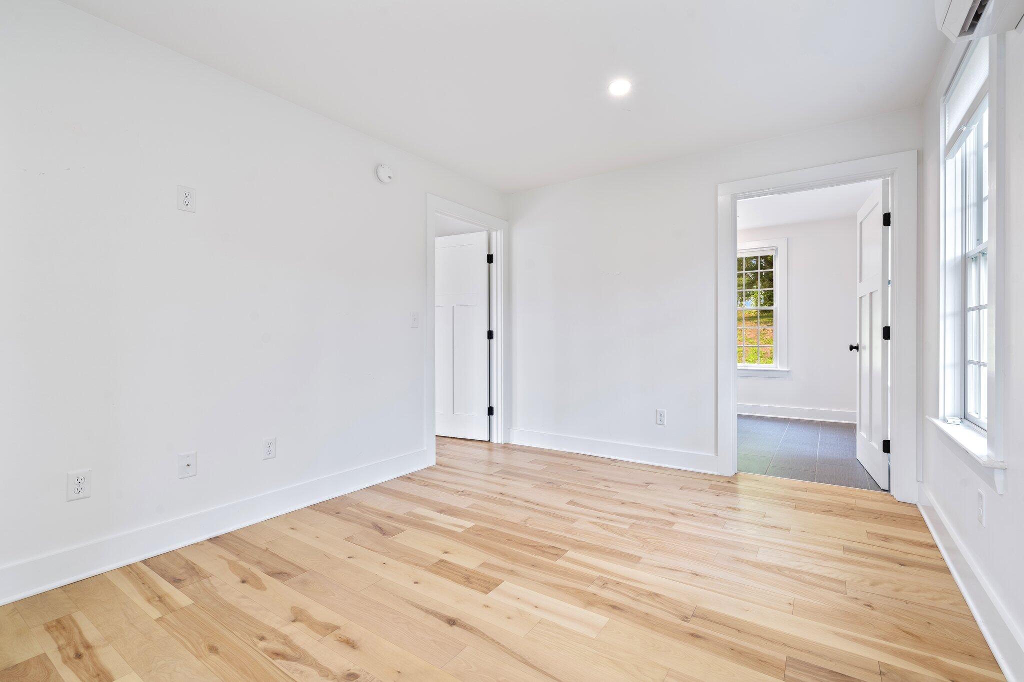 3 Cobbossee Avenue, 1