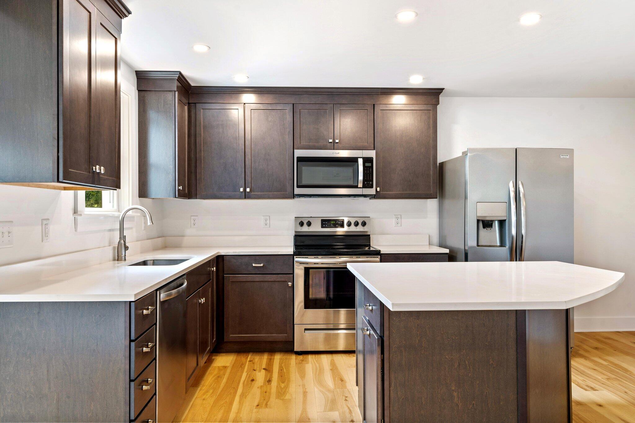 3 Cobbossee Avenue, 1