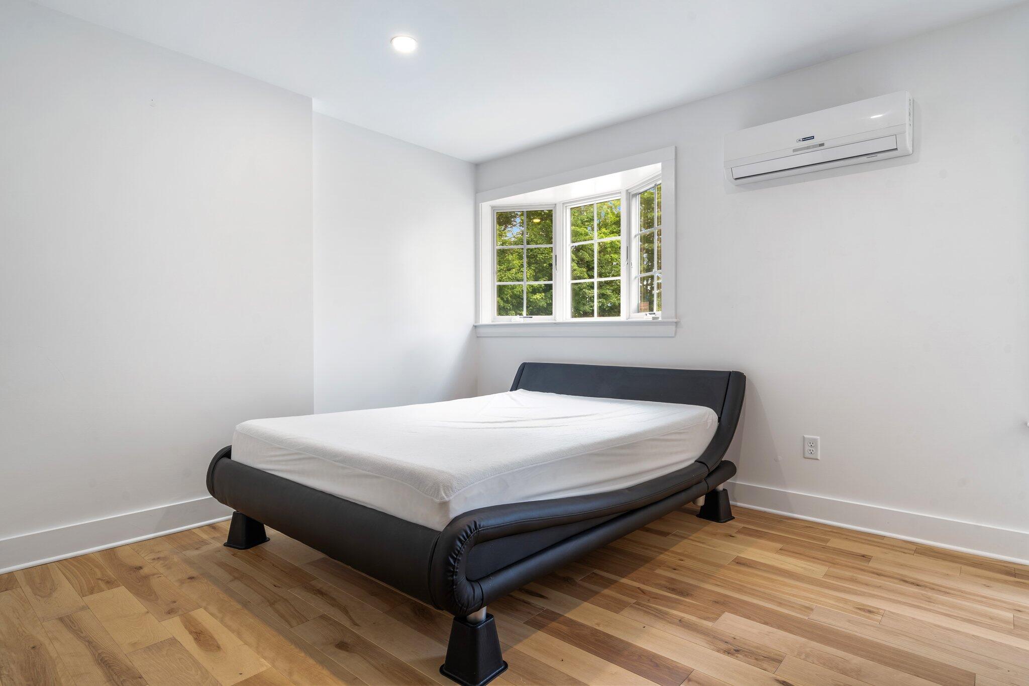 3 Cobbossee Avenue, 1