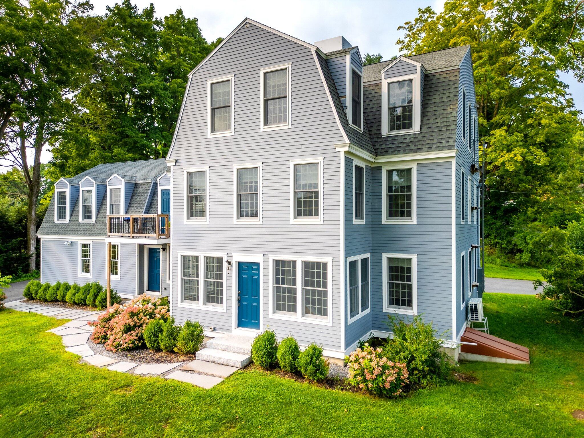 3 Cobbossee Avenue, 1