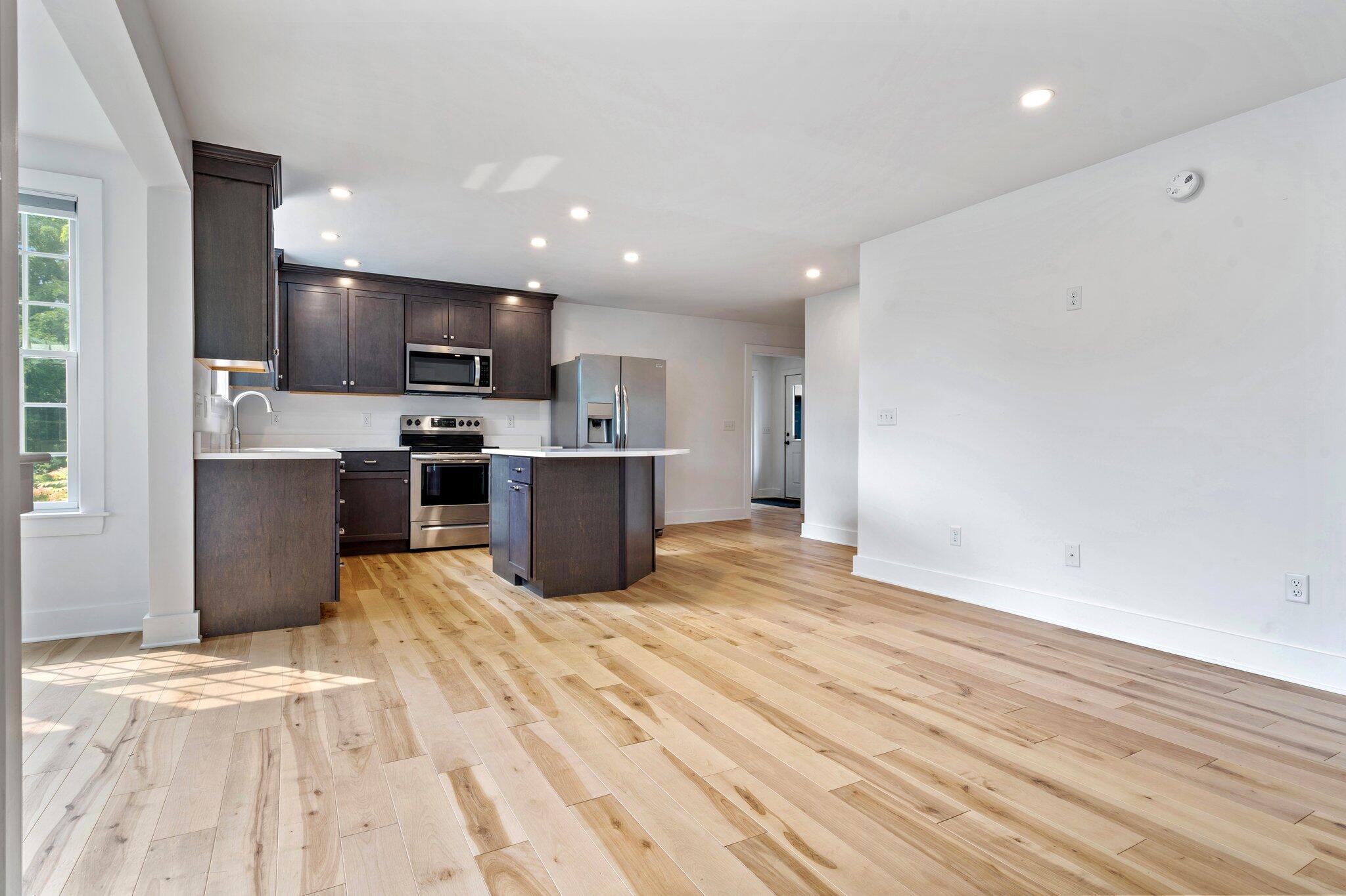 3 Cobbossee Avenue, 1