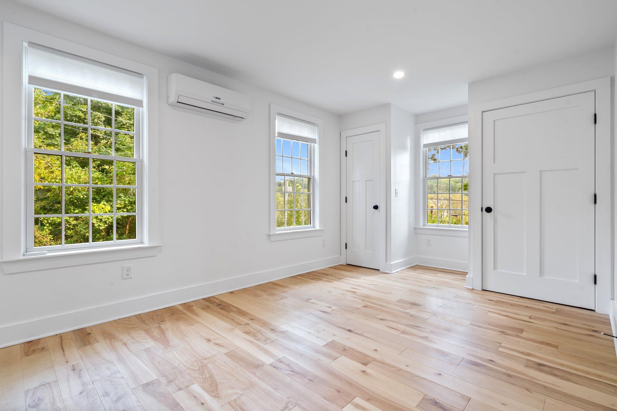 3 Cobbossee Avenue, 1