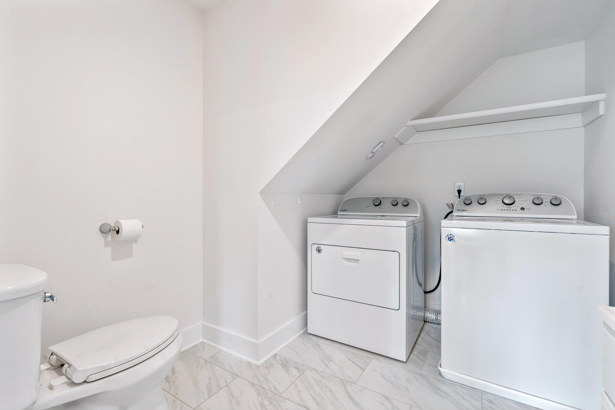 3 Cobbossee Avenue, 3