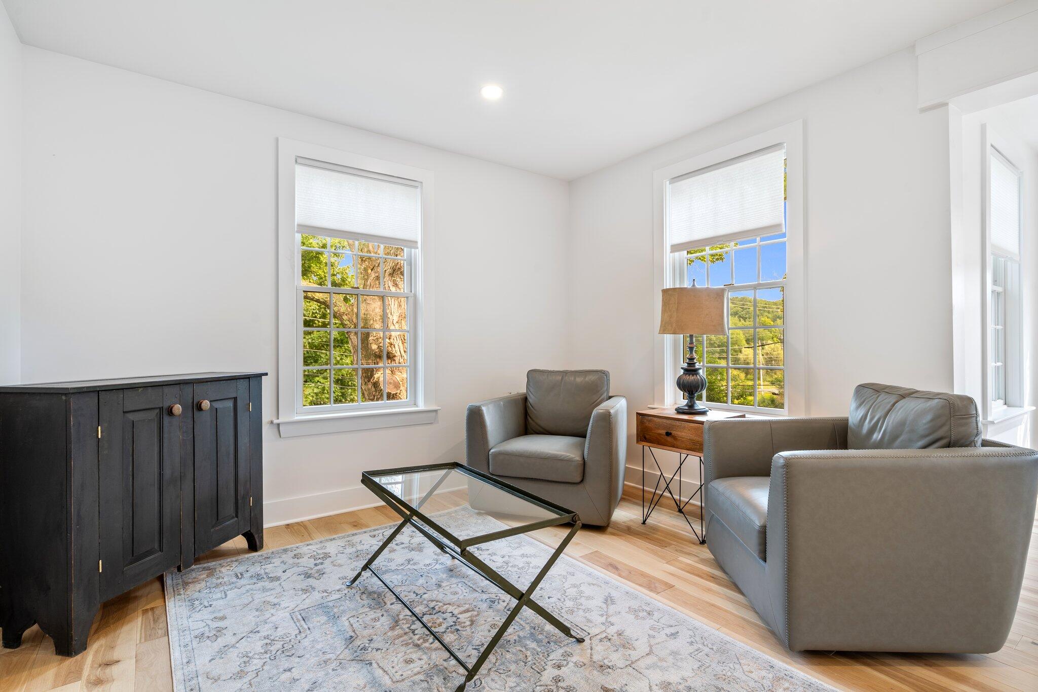 3 Cobbossee Avenue, 3