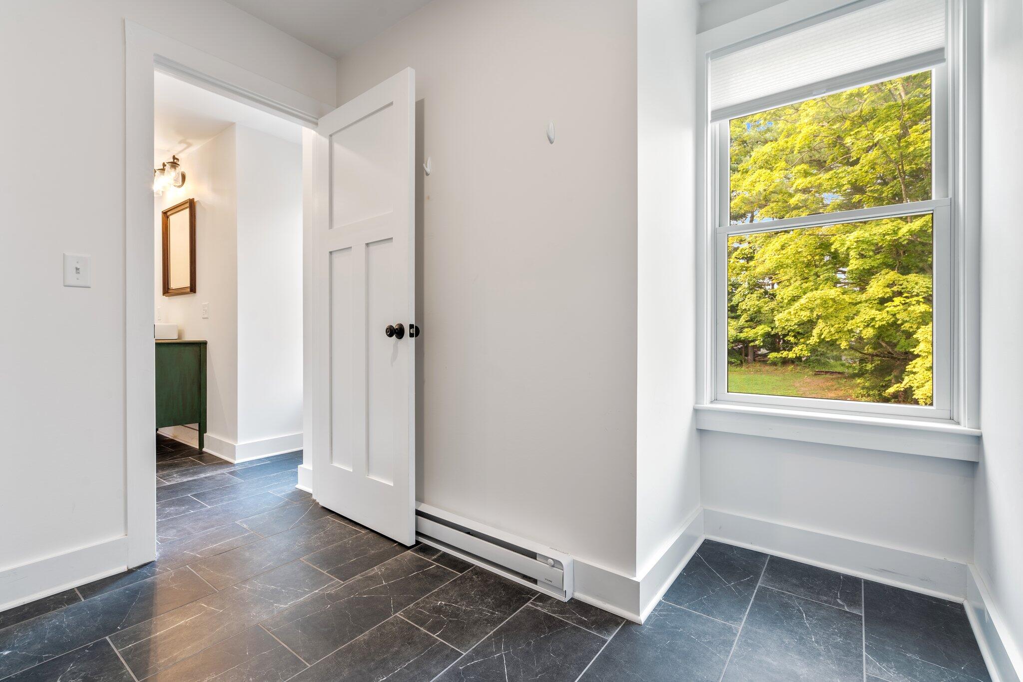 3 Cobbossee Avenue, 3