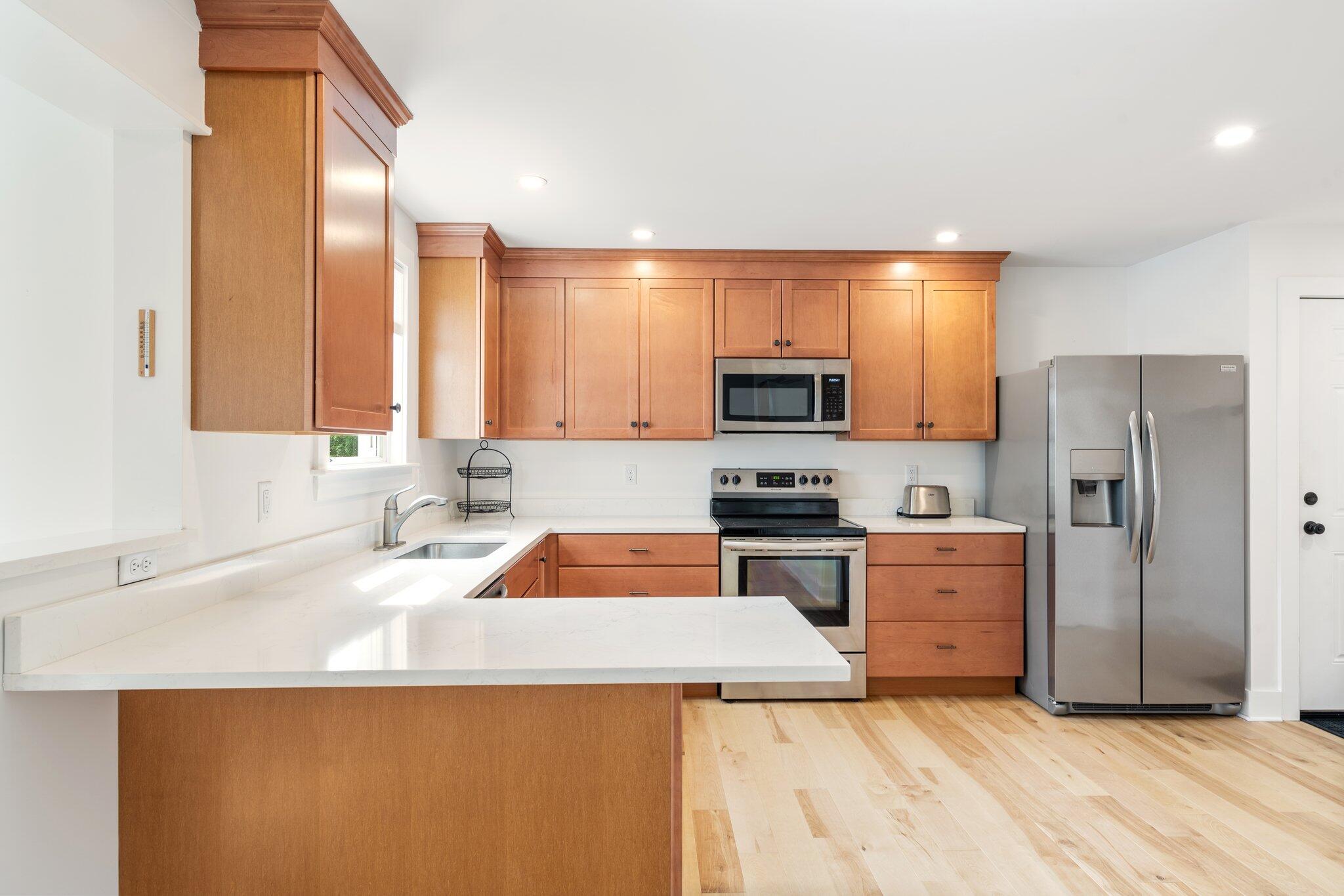 3 Cobbossee Avenue, 3