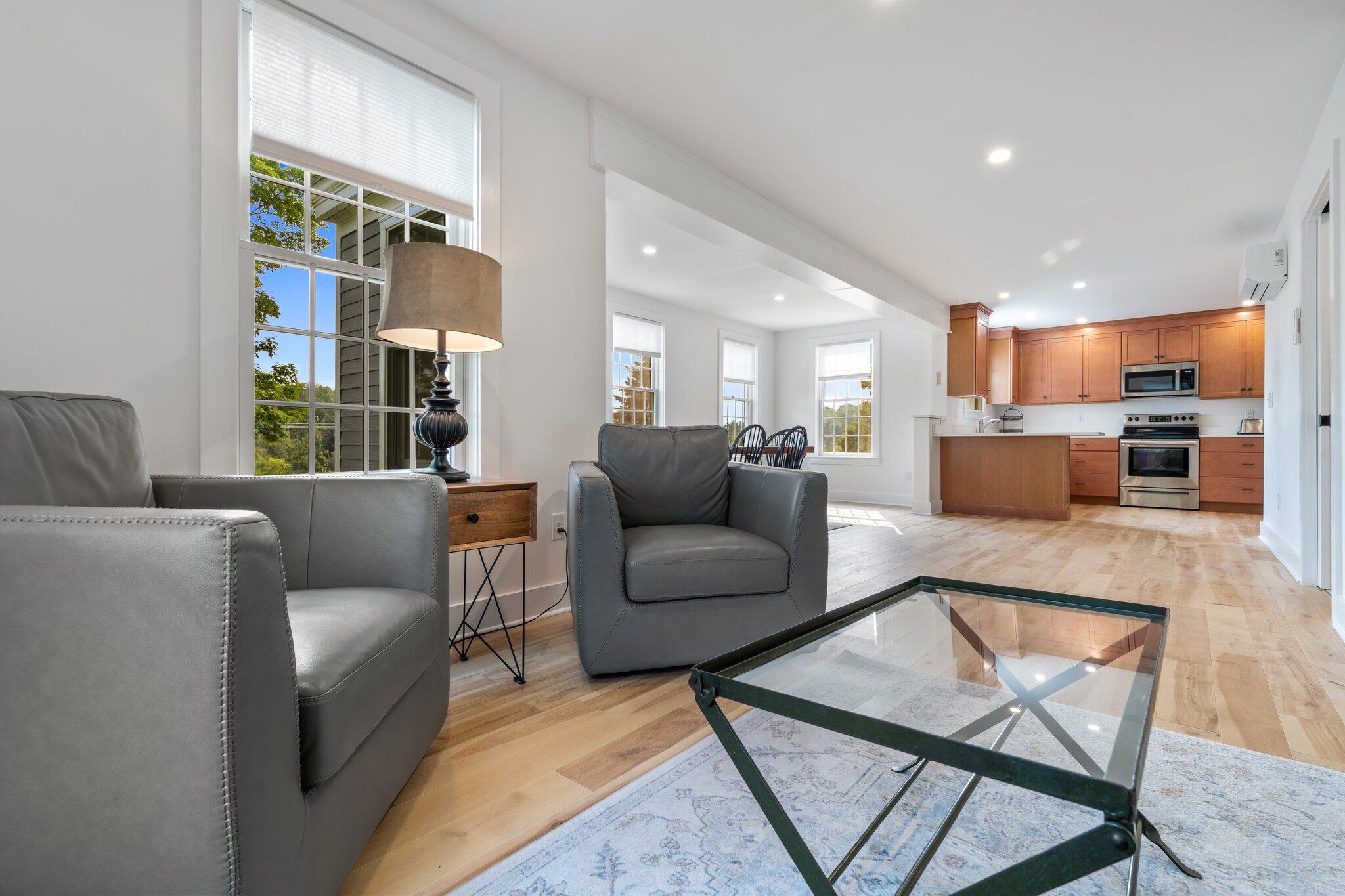 3 Cobbossee Avenue, 3