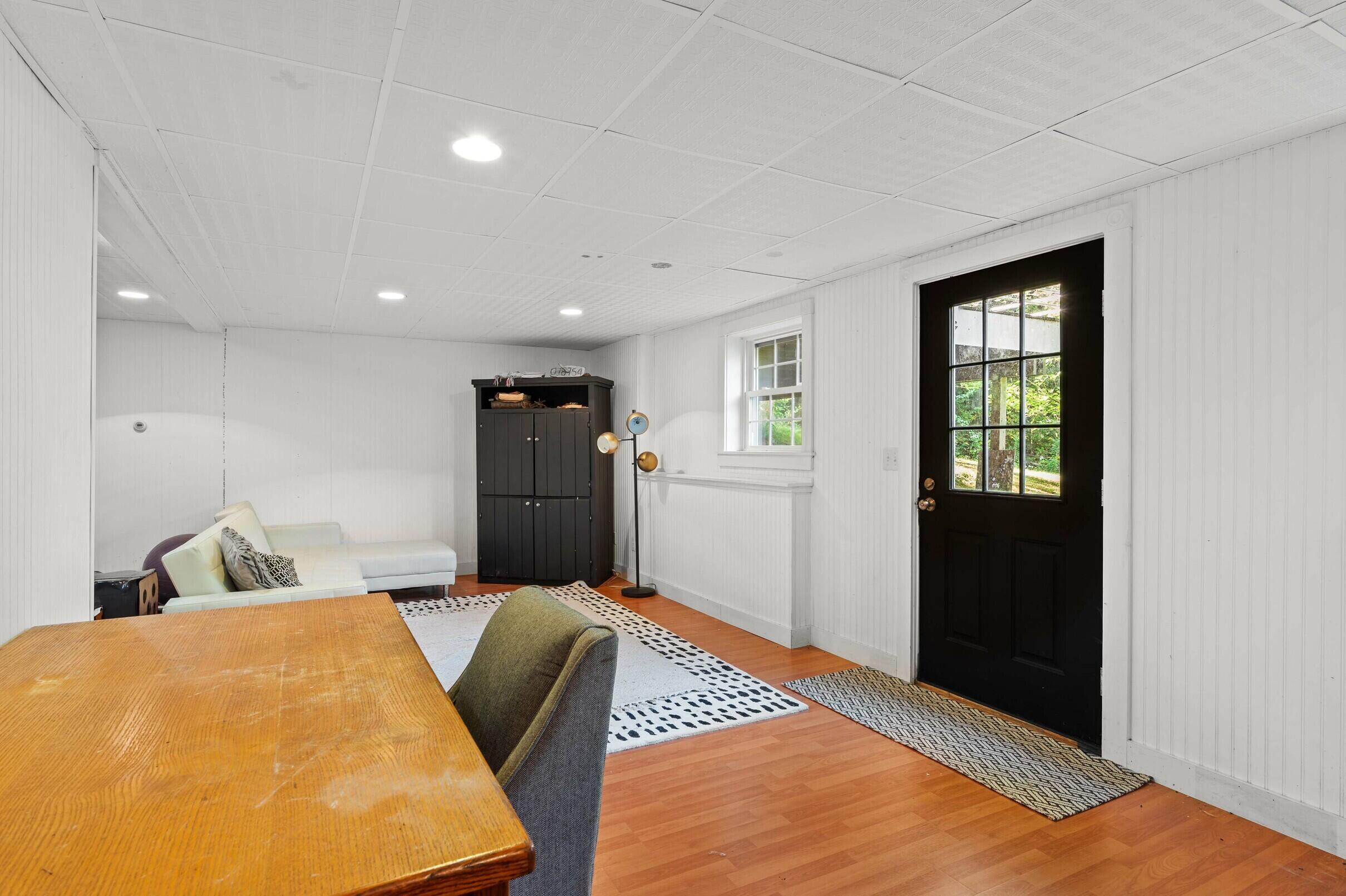 30 Elliot Lane