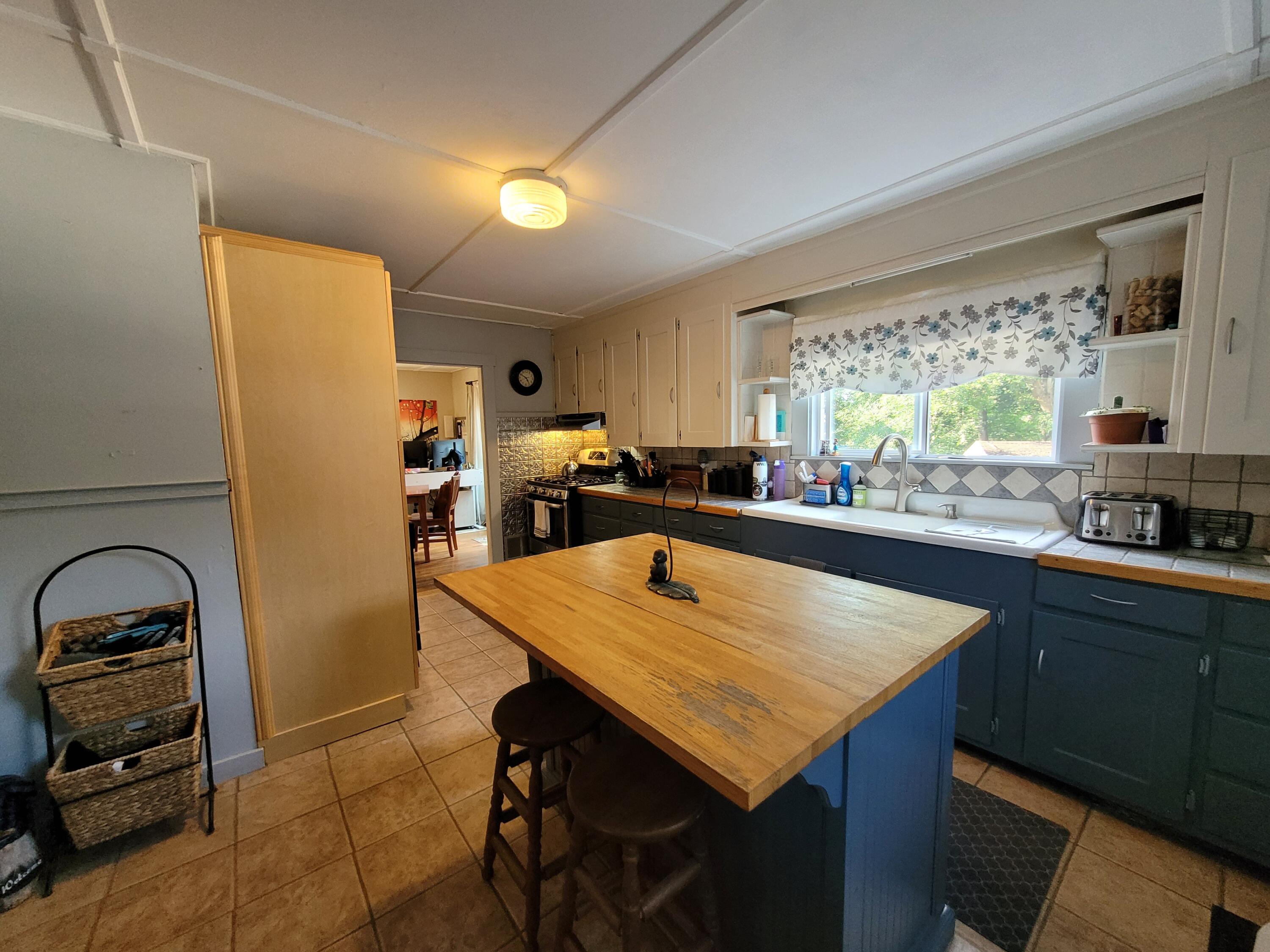 18 Woodman Avenue
