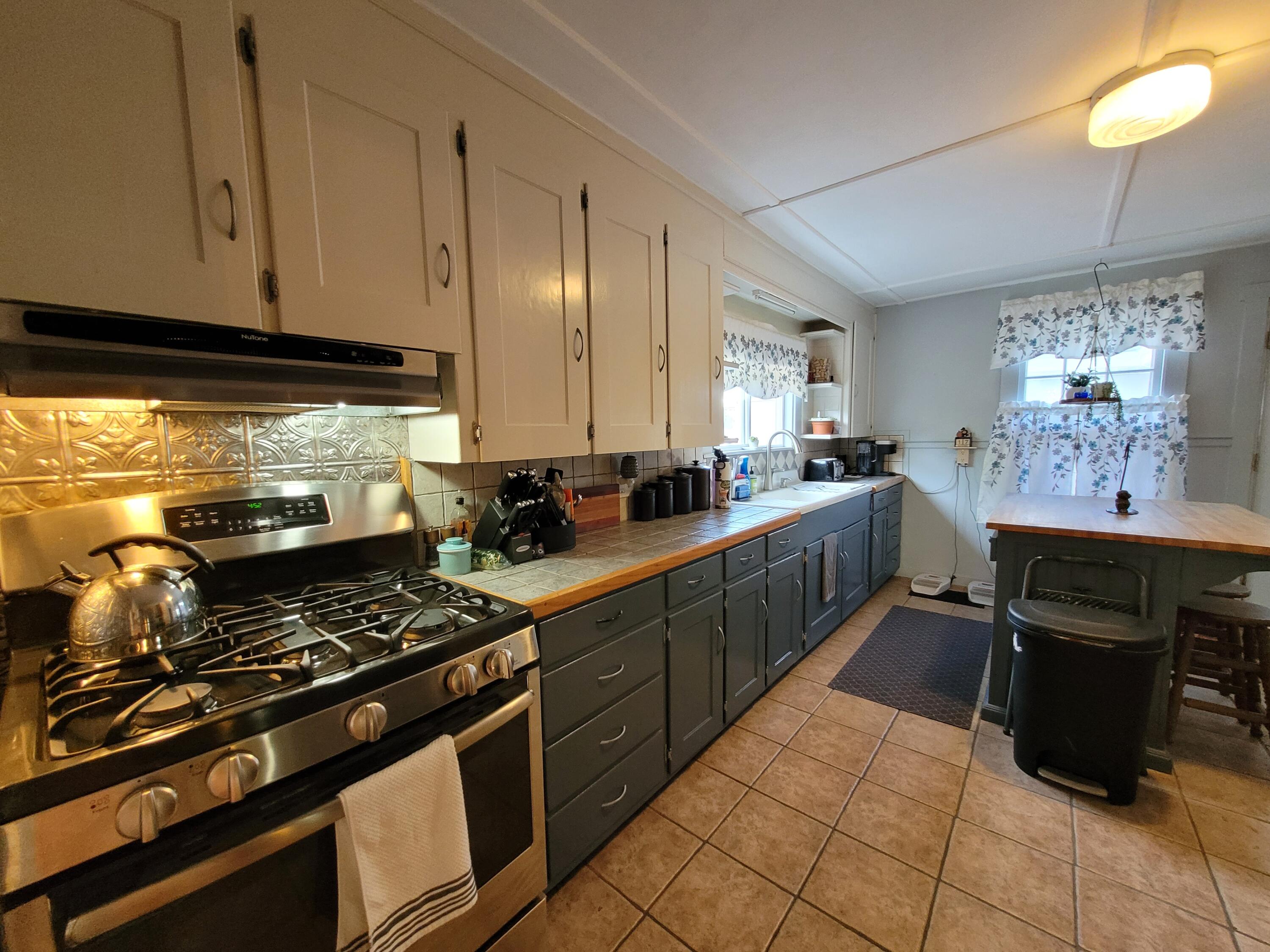 18 Woodman Avenue