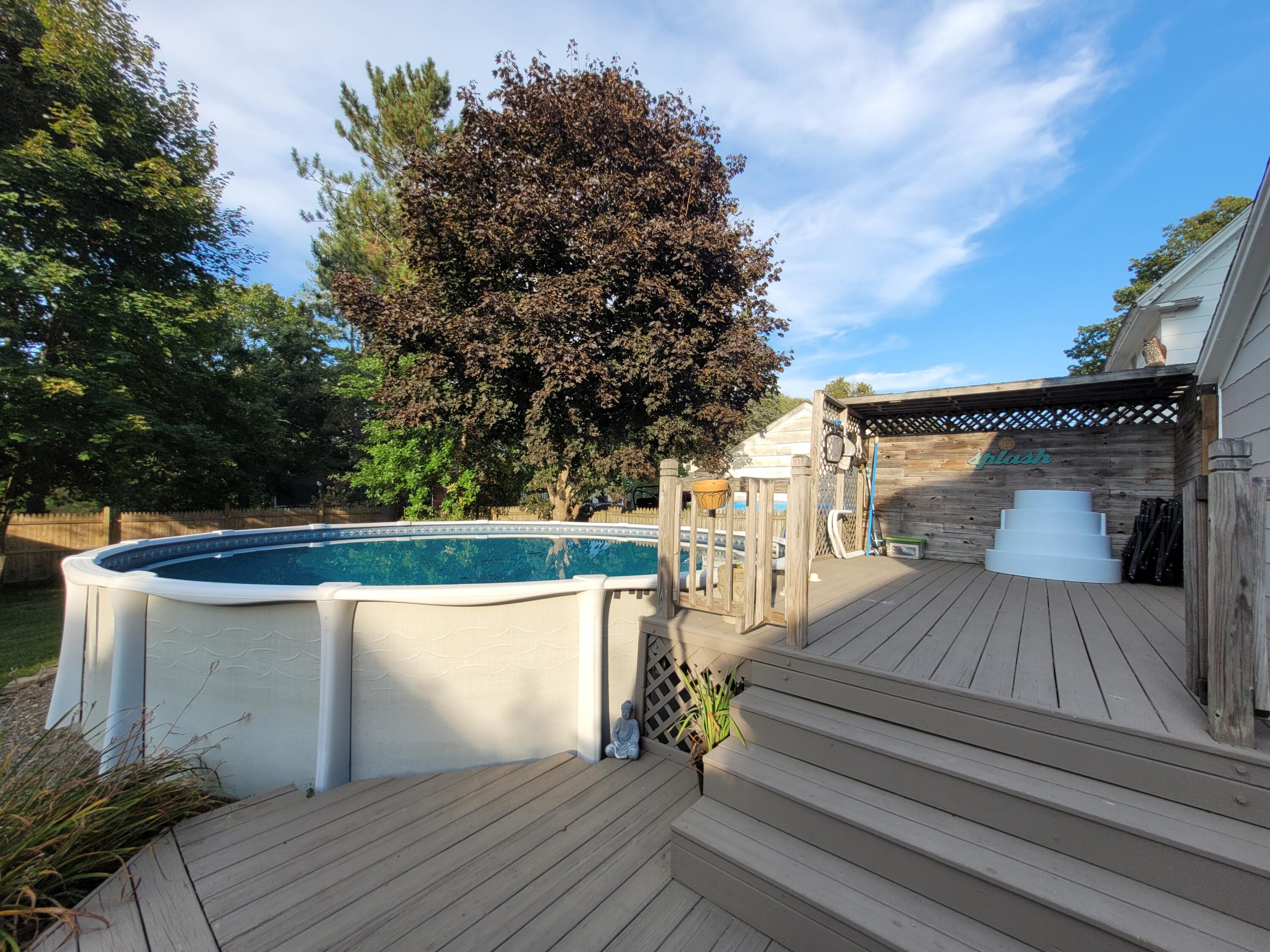 18 Woodman Avenue