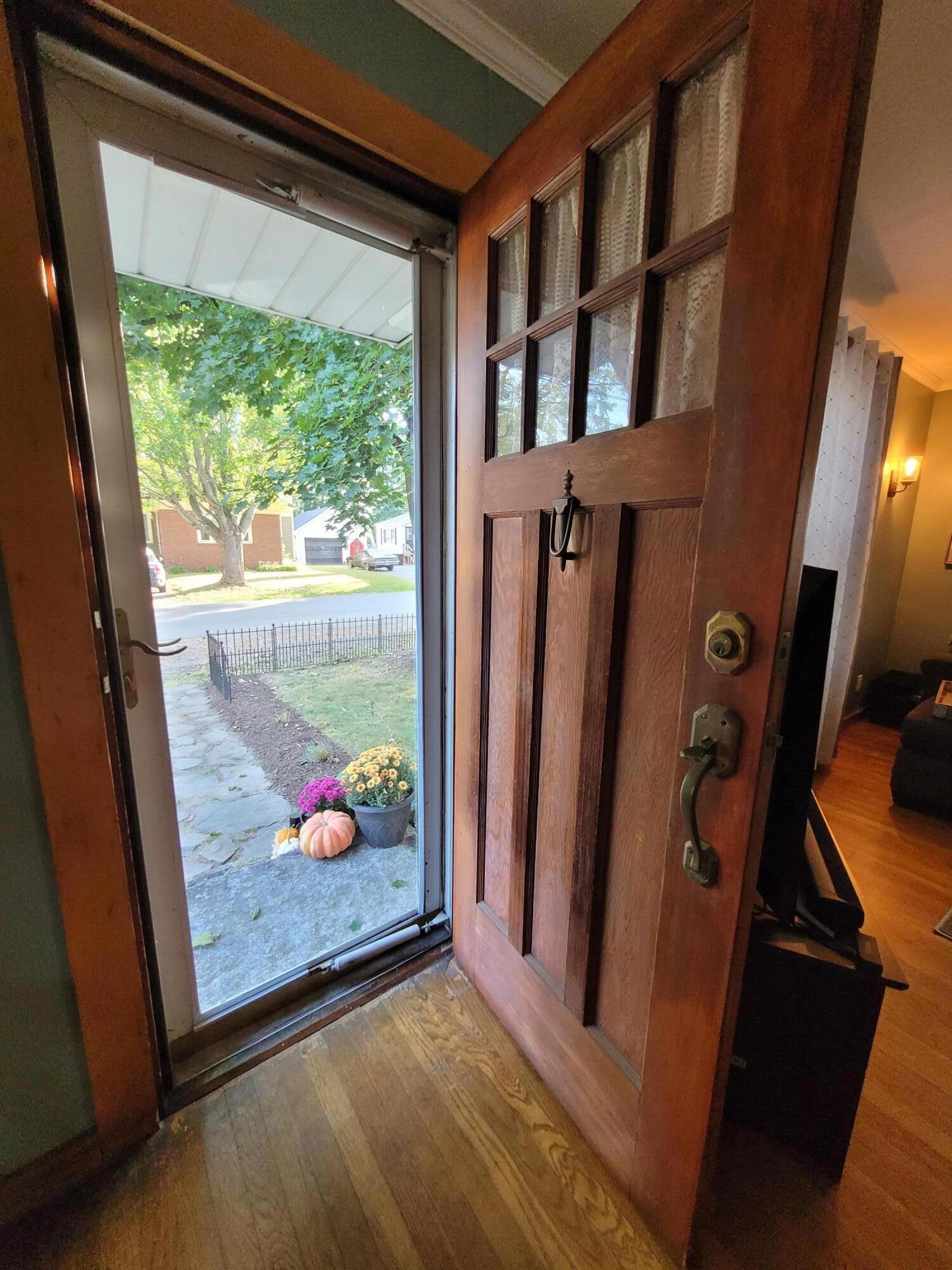 18 Woodman Avenue