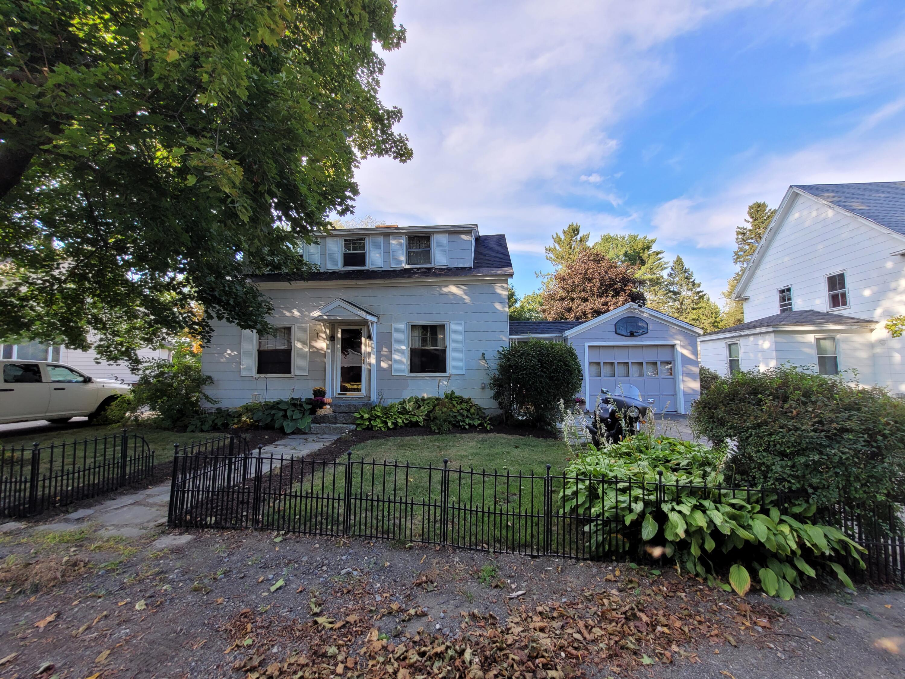 18 Woodman Avenue