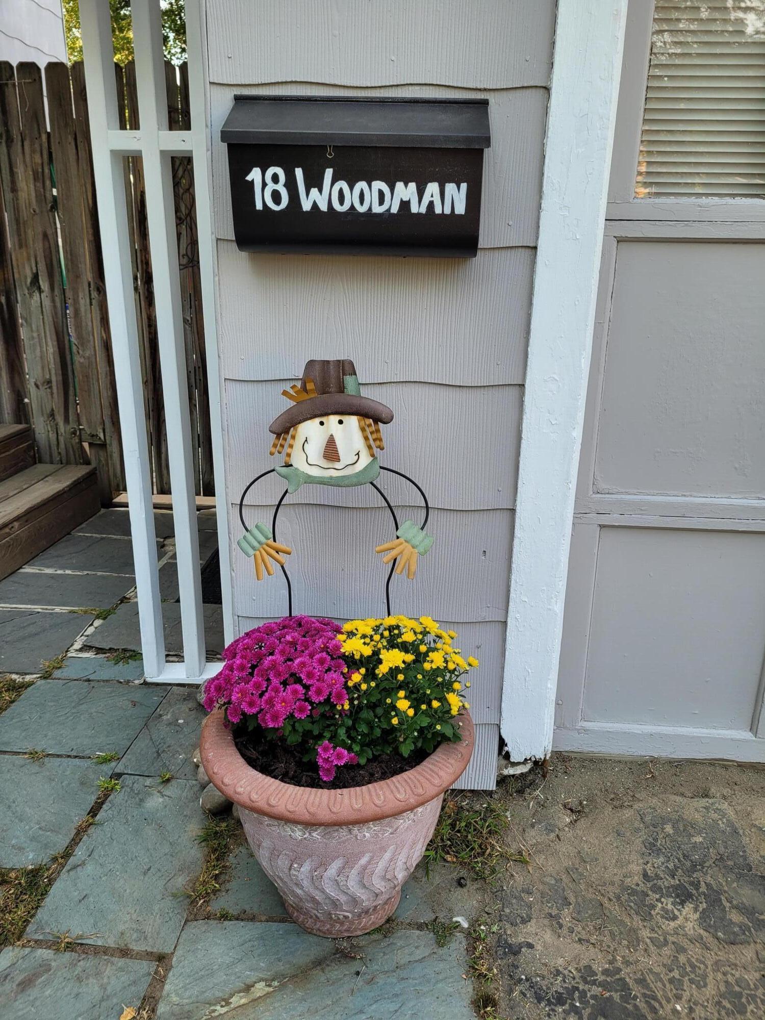 18 Woodman Avenue