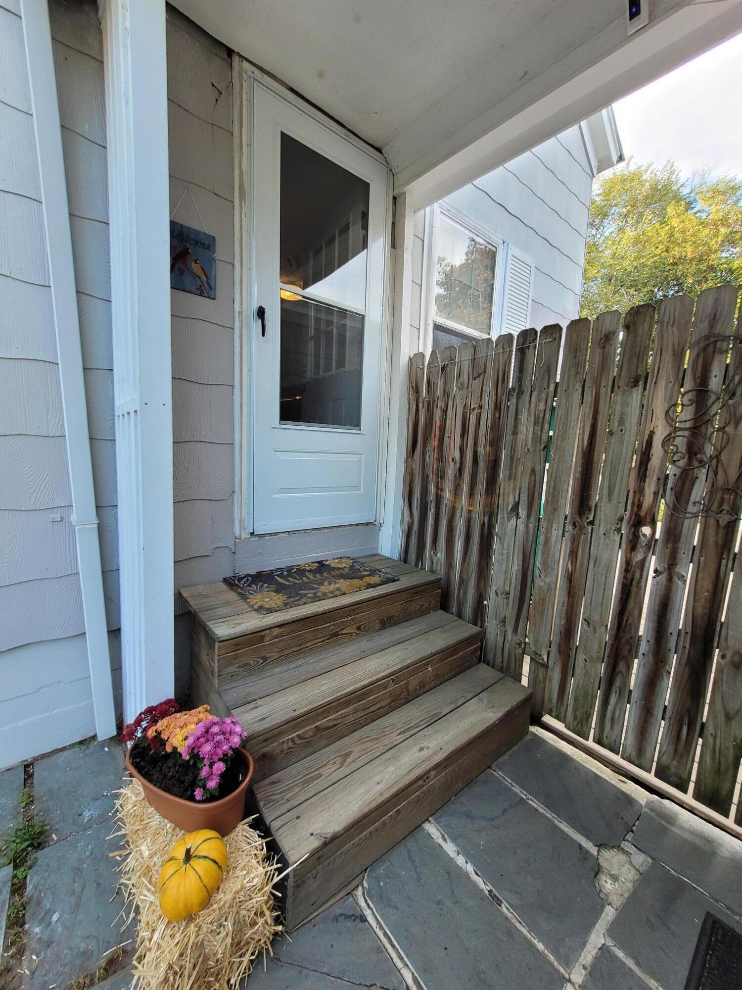 18 Woodman Avenue