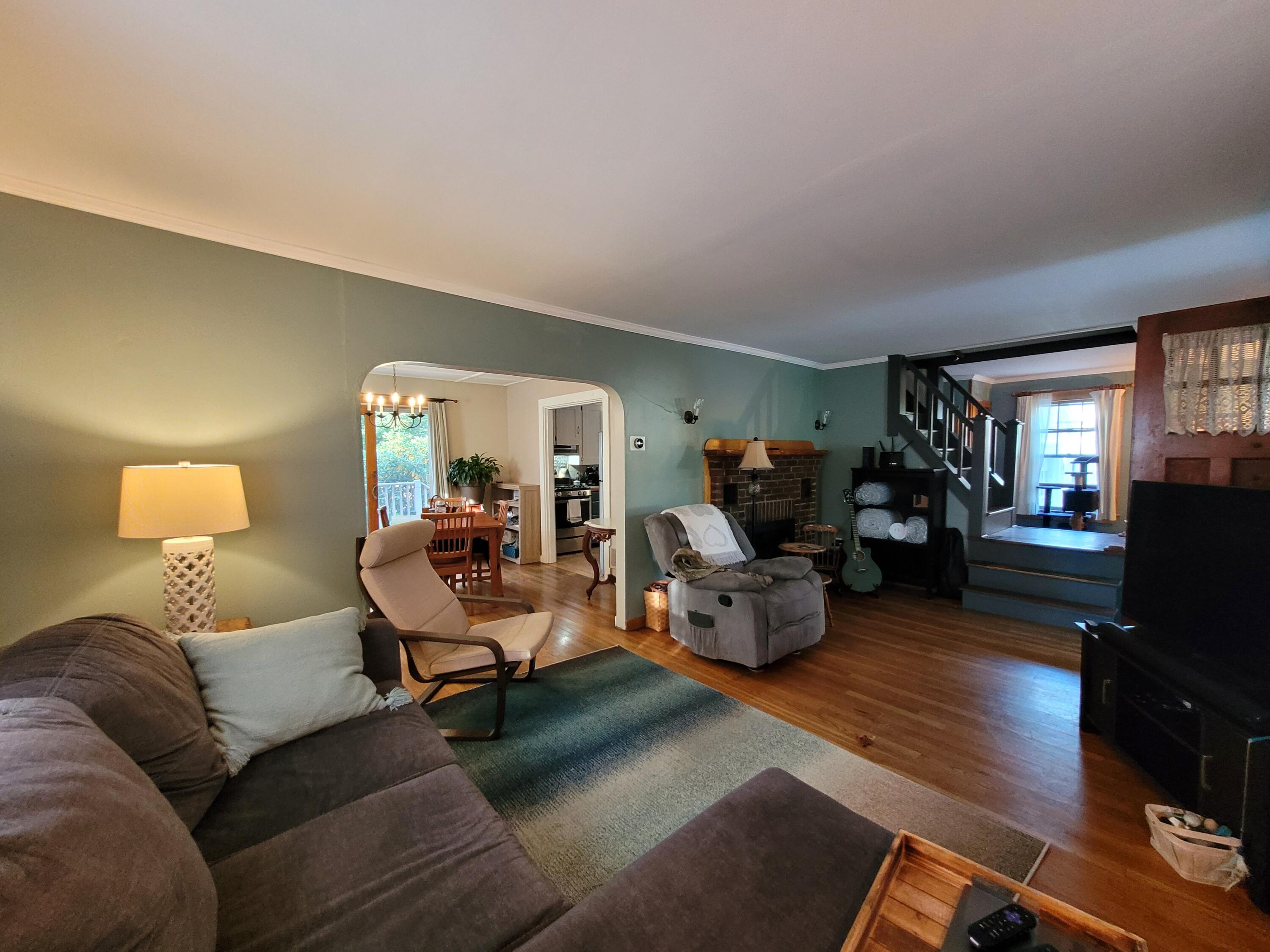 18 Woodman Avenue