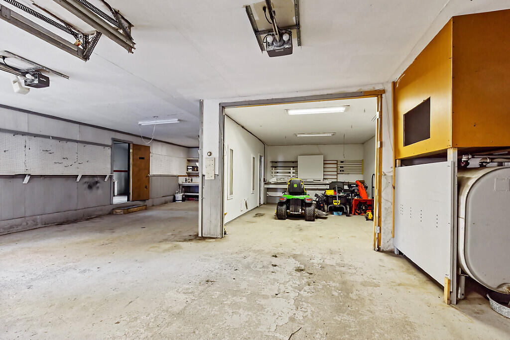 413 N Pond Road