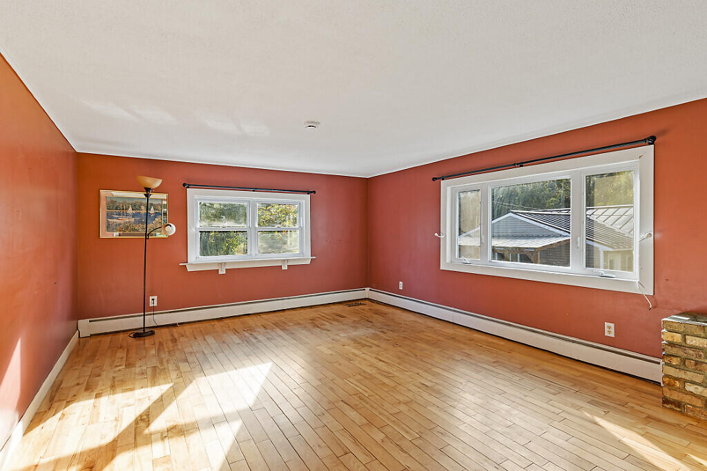 413 N Pond Road